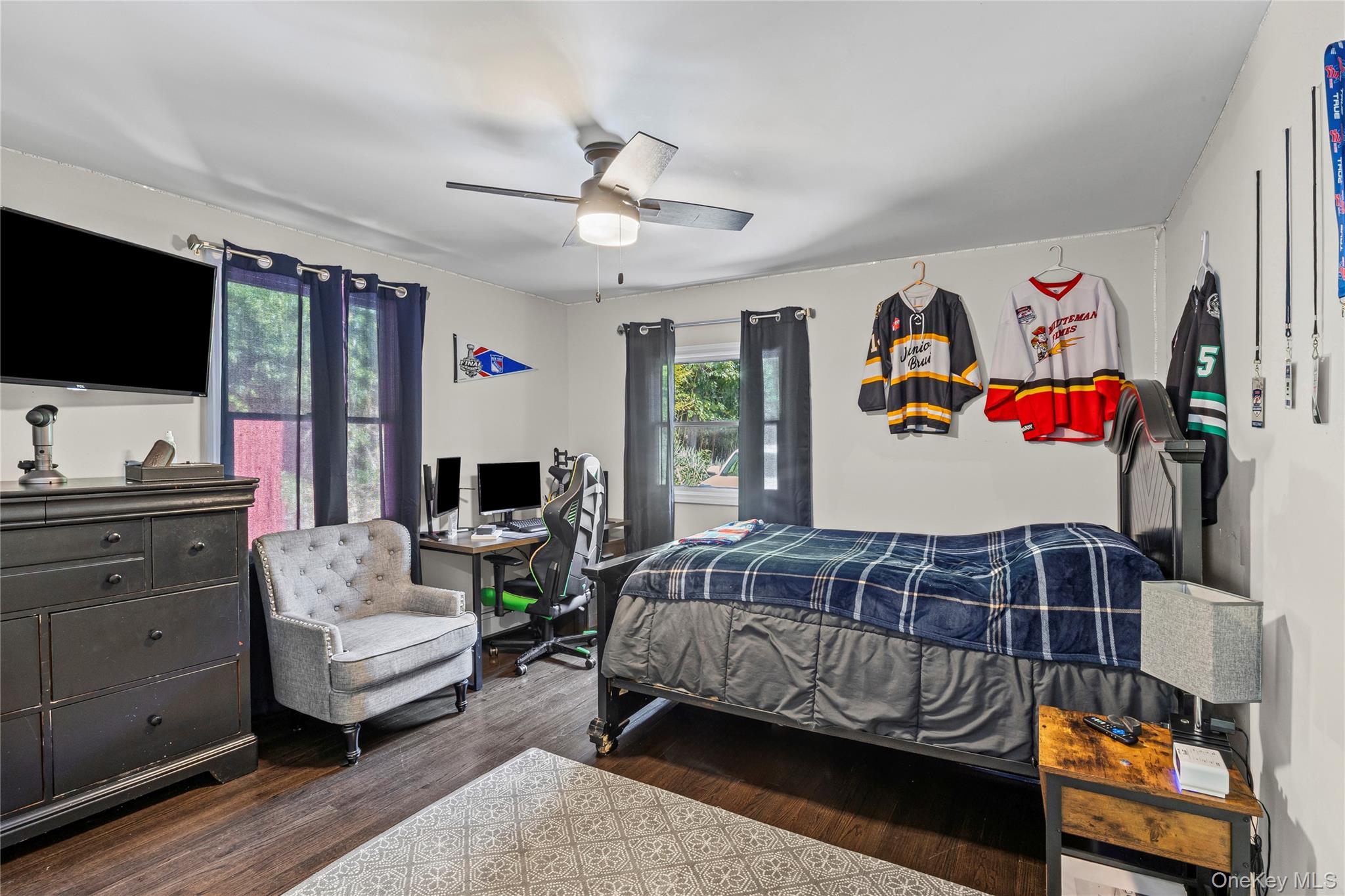 6 Edgewood Avenue, Port Jefferson, NY 11777