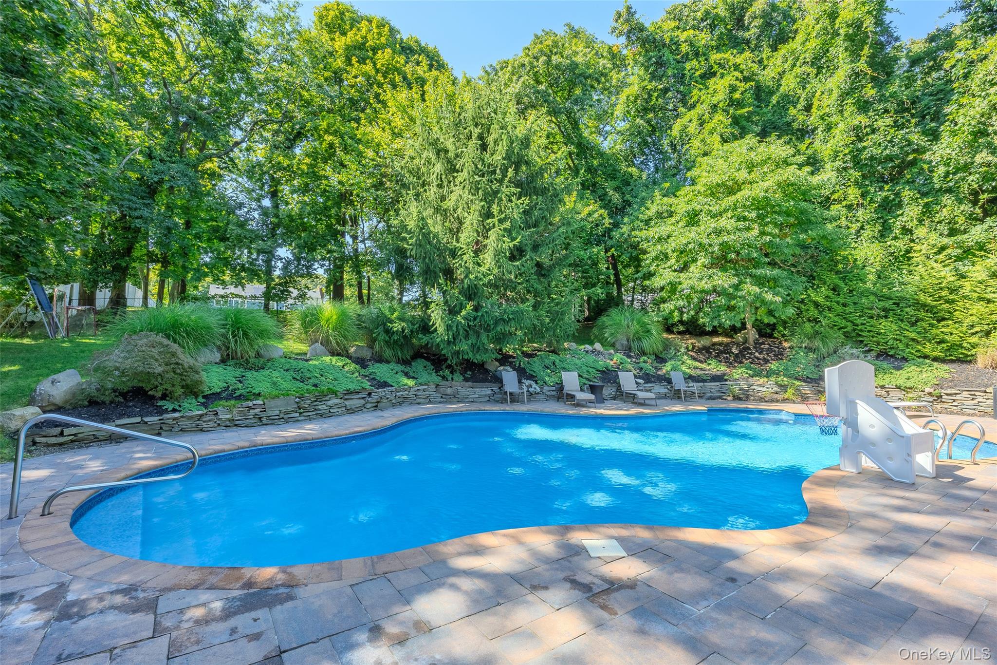 6 Edgewood Avenue, Port Jefferson, NY 11777