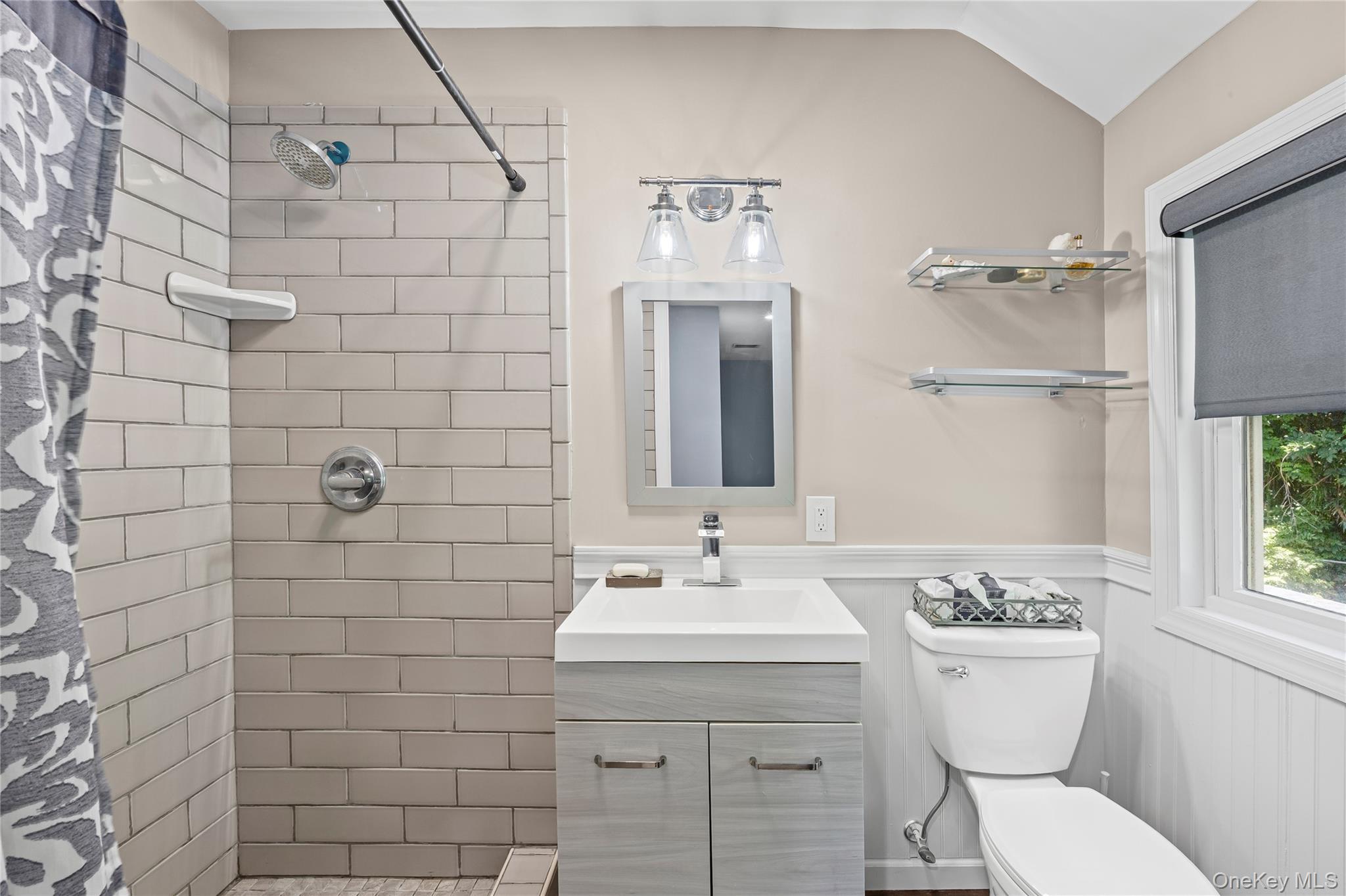 6 Edgewood Avenue, Port Jefferson, NY 11777