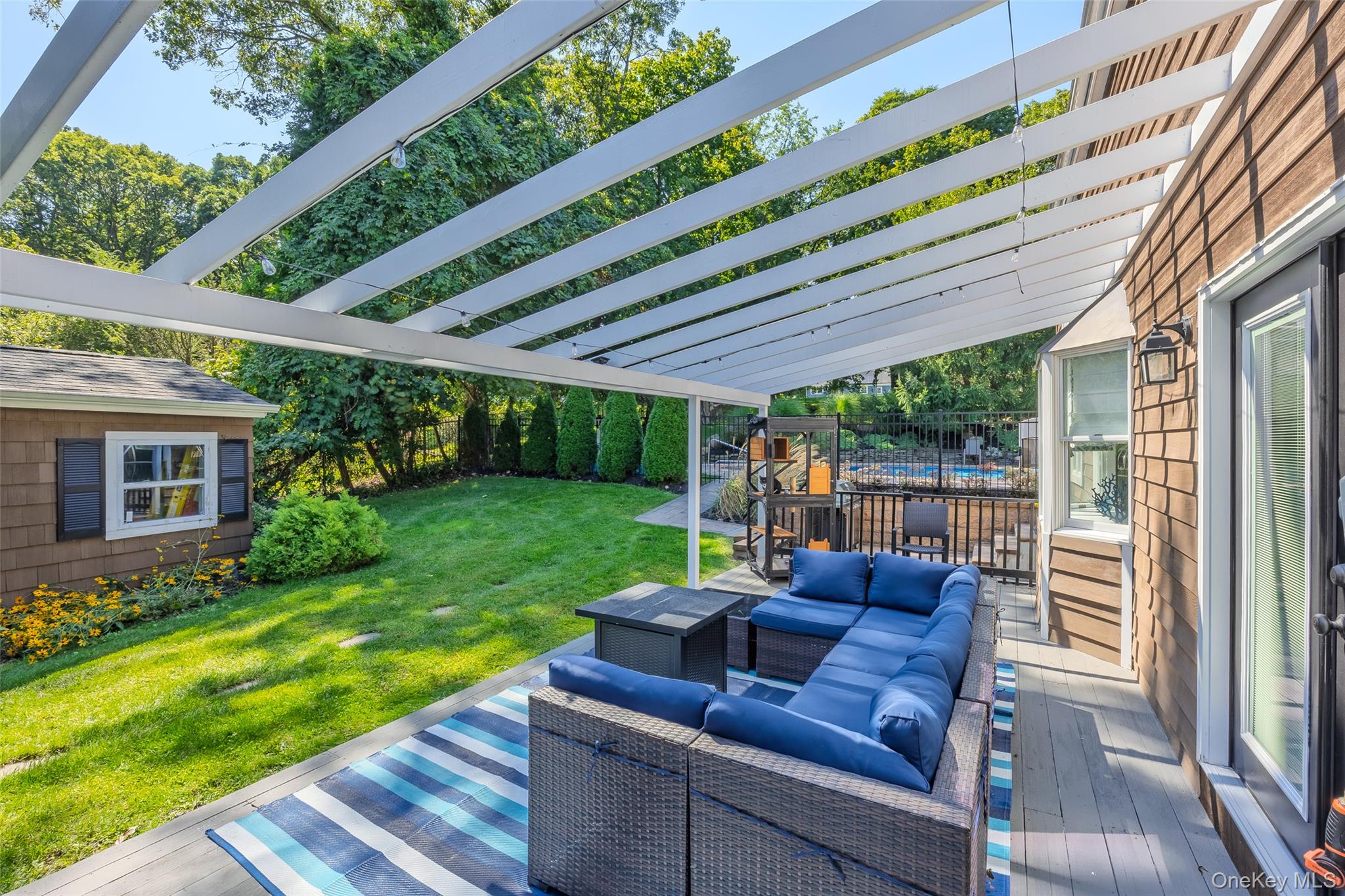 6 Edgewood Avenue, Port Jefferson, NY 11777