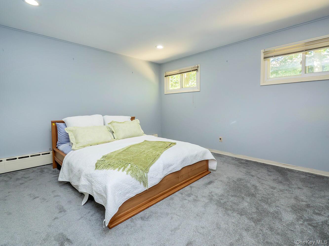 2 Stonytown Road, Manhasset, NY 11030