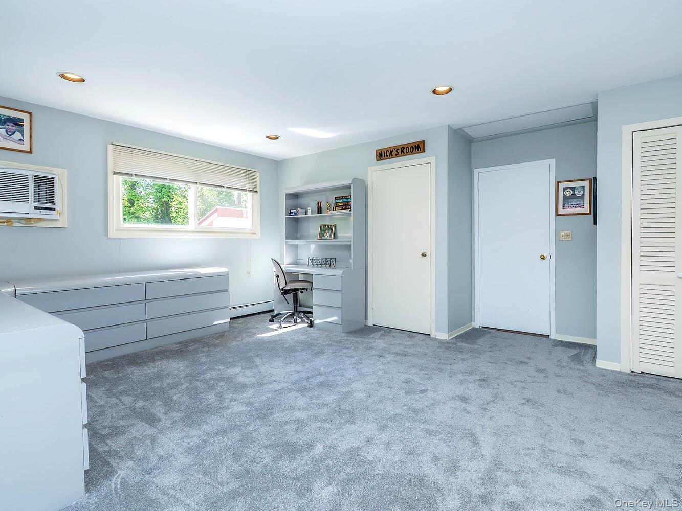 2 Stonytown Road, Manhasset, NY 11030