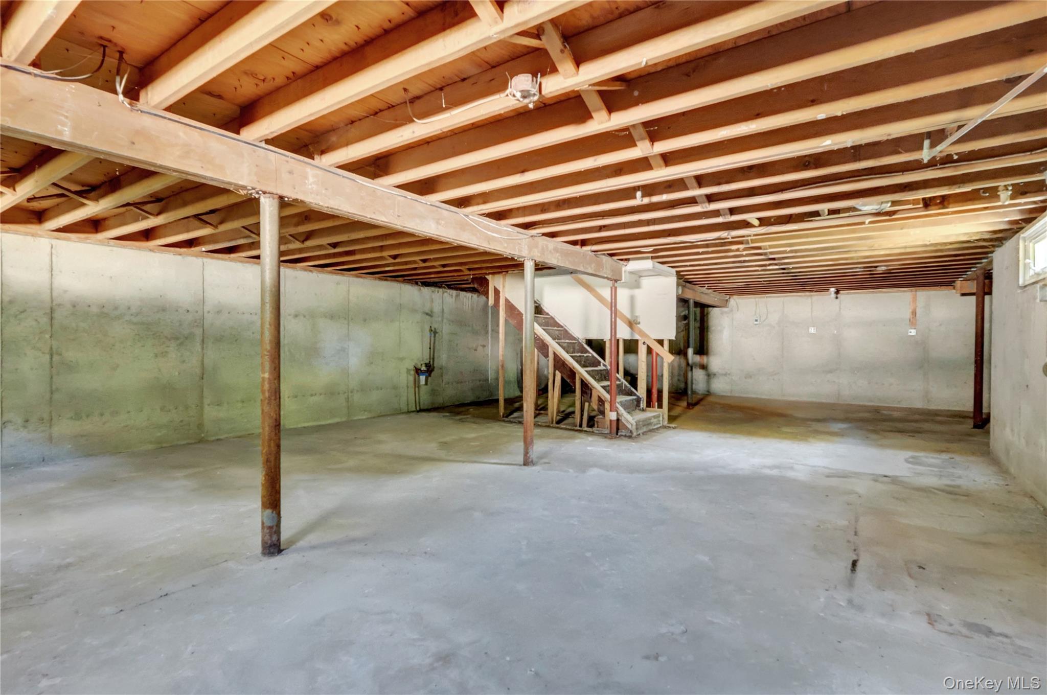 6 Palm Road, Rocky Point, NY 11778