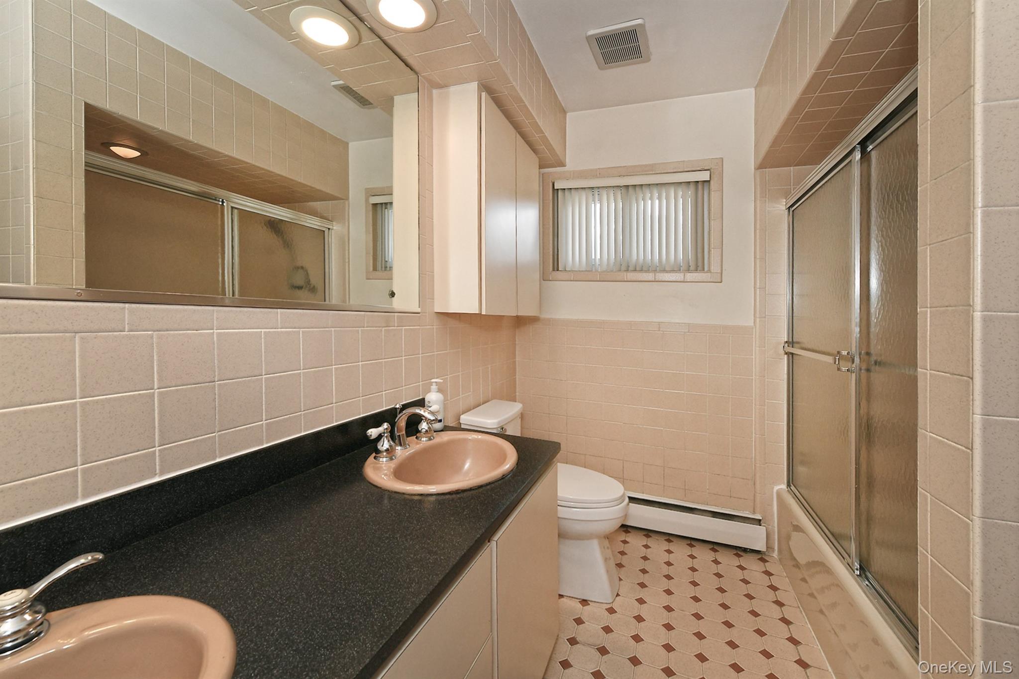 105 Roxton Road, Plainview, NY 11803