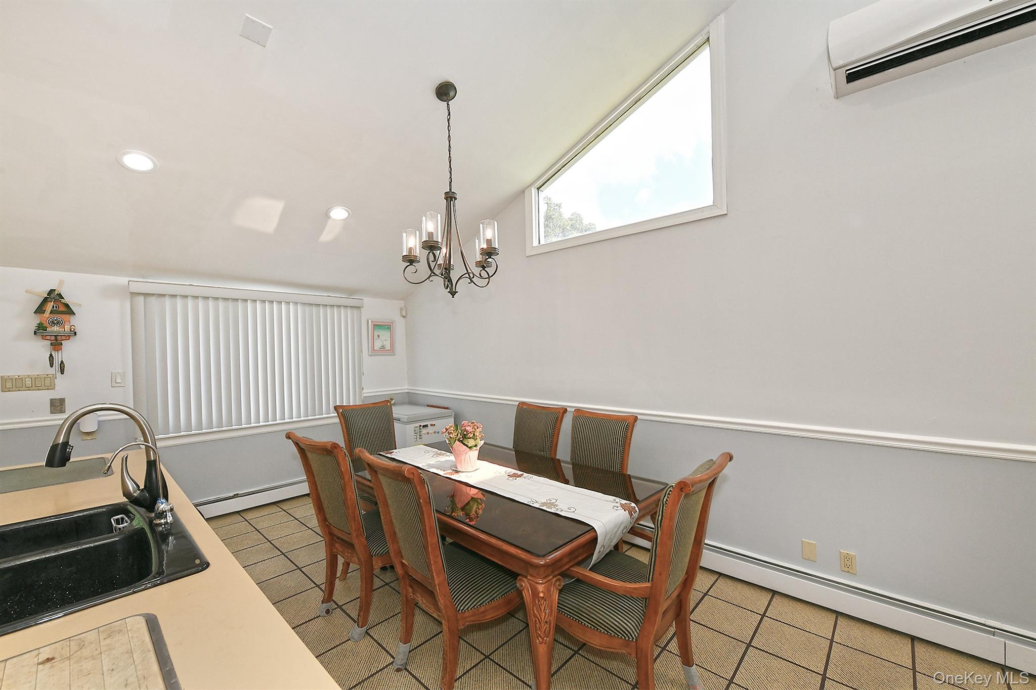 105 Roxton Road, Plainview, NY 11803