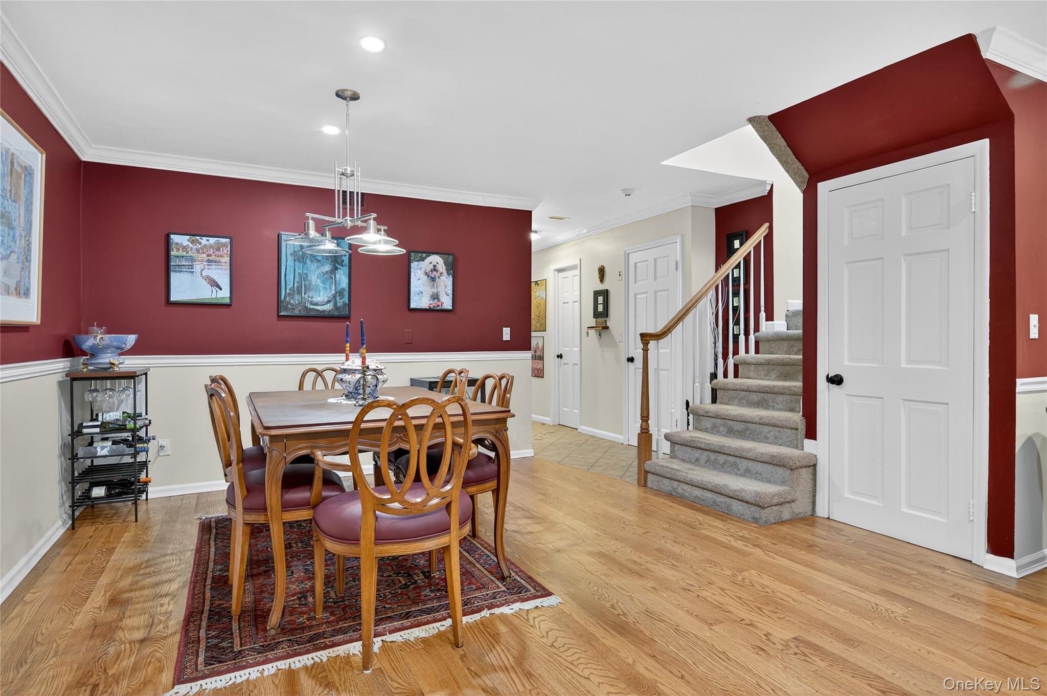 12 Hampton Way, Woodbury, NY 11797