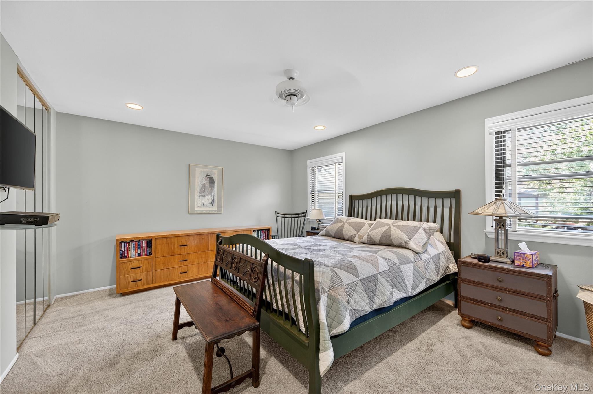 12 Hampton Way, Woodbury, NY 11797