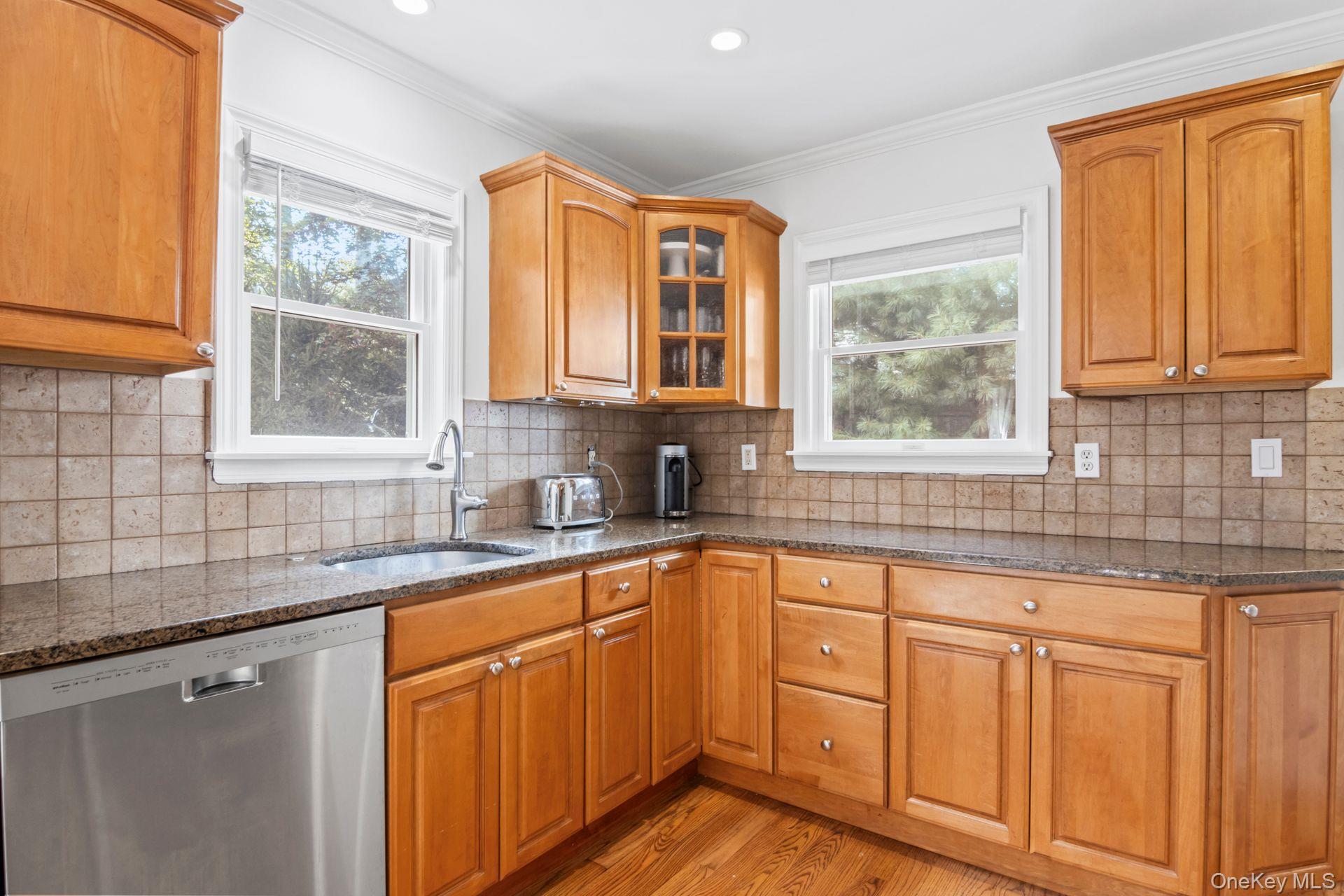 40 Quaker Path, Stony Brook, NY 11790