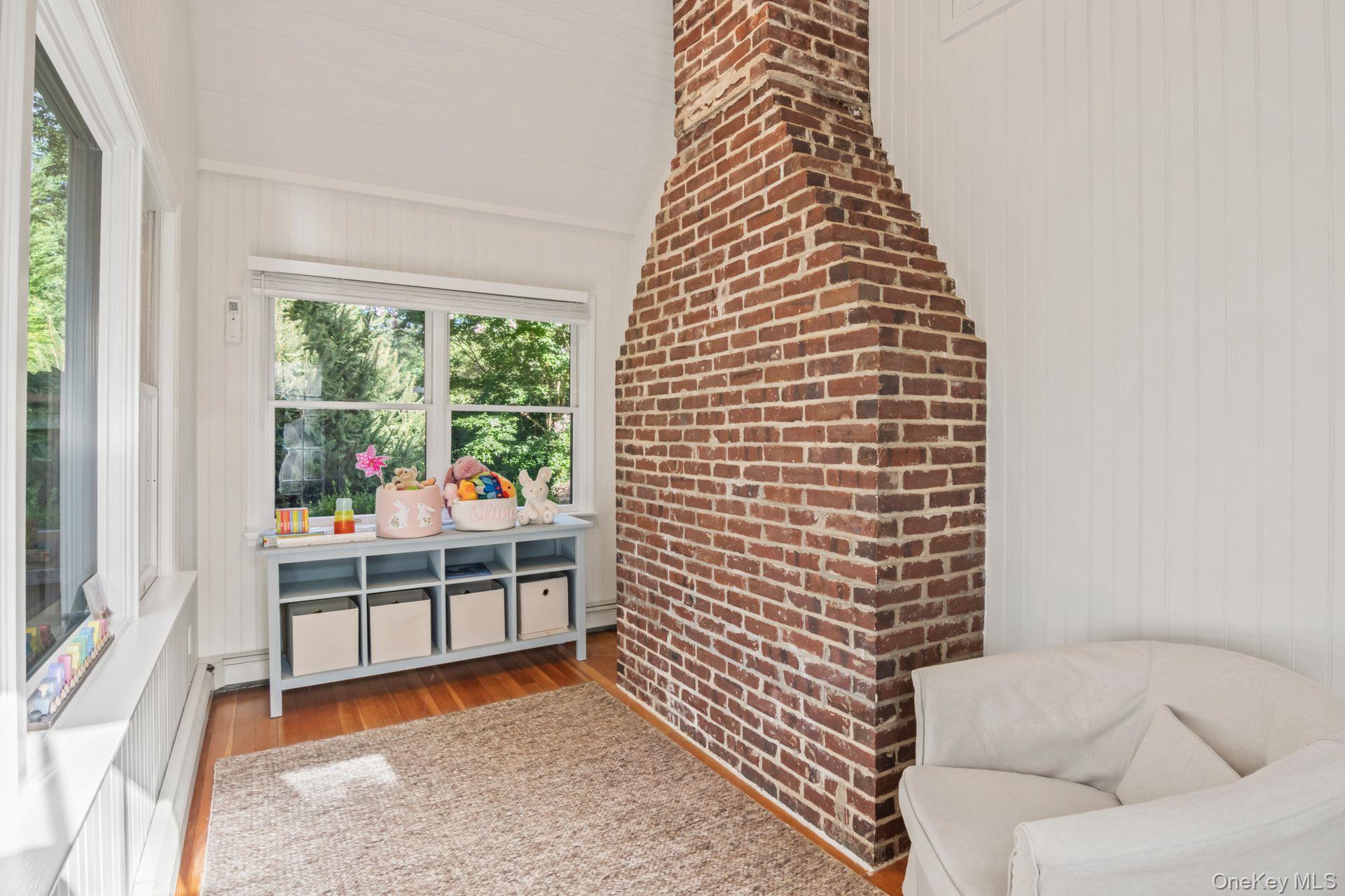 40 Quaker Path, Stony Brook, NY 11790