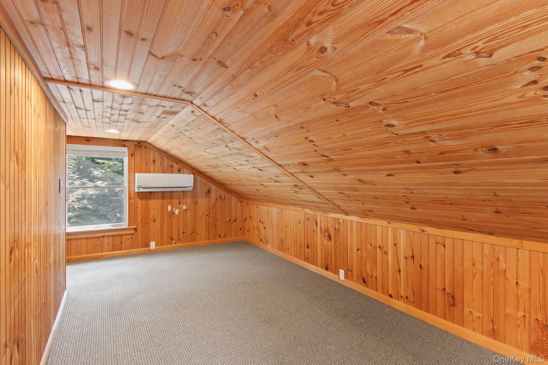 40 Quaker Path, Stony Brook, NY 11790