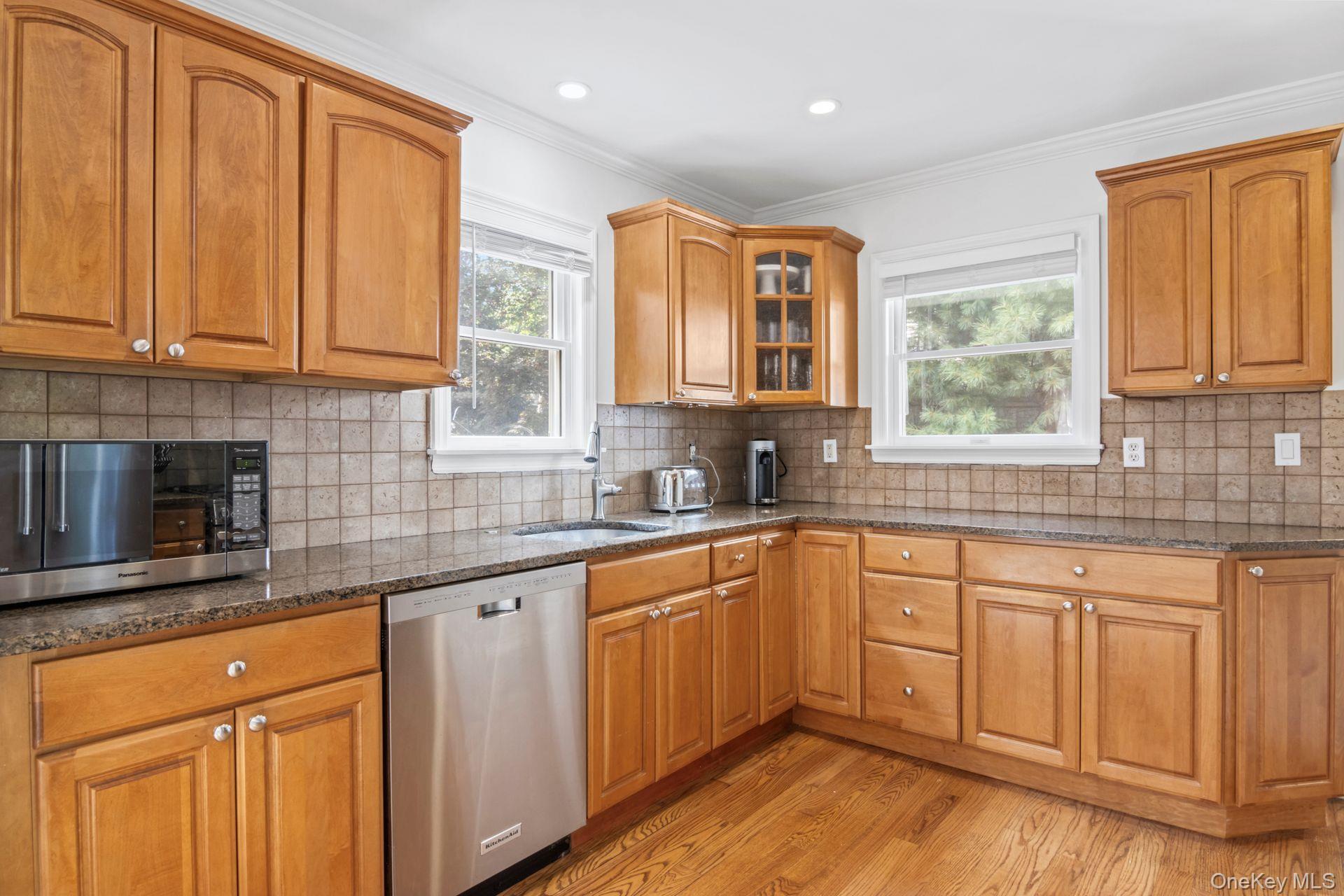 40 Quaker Path, Stony Brook, NY 11790