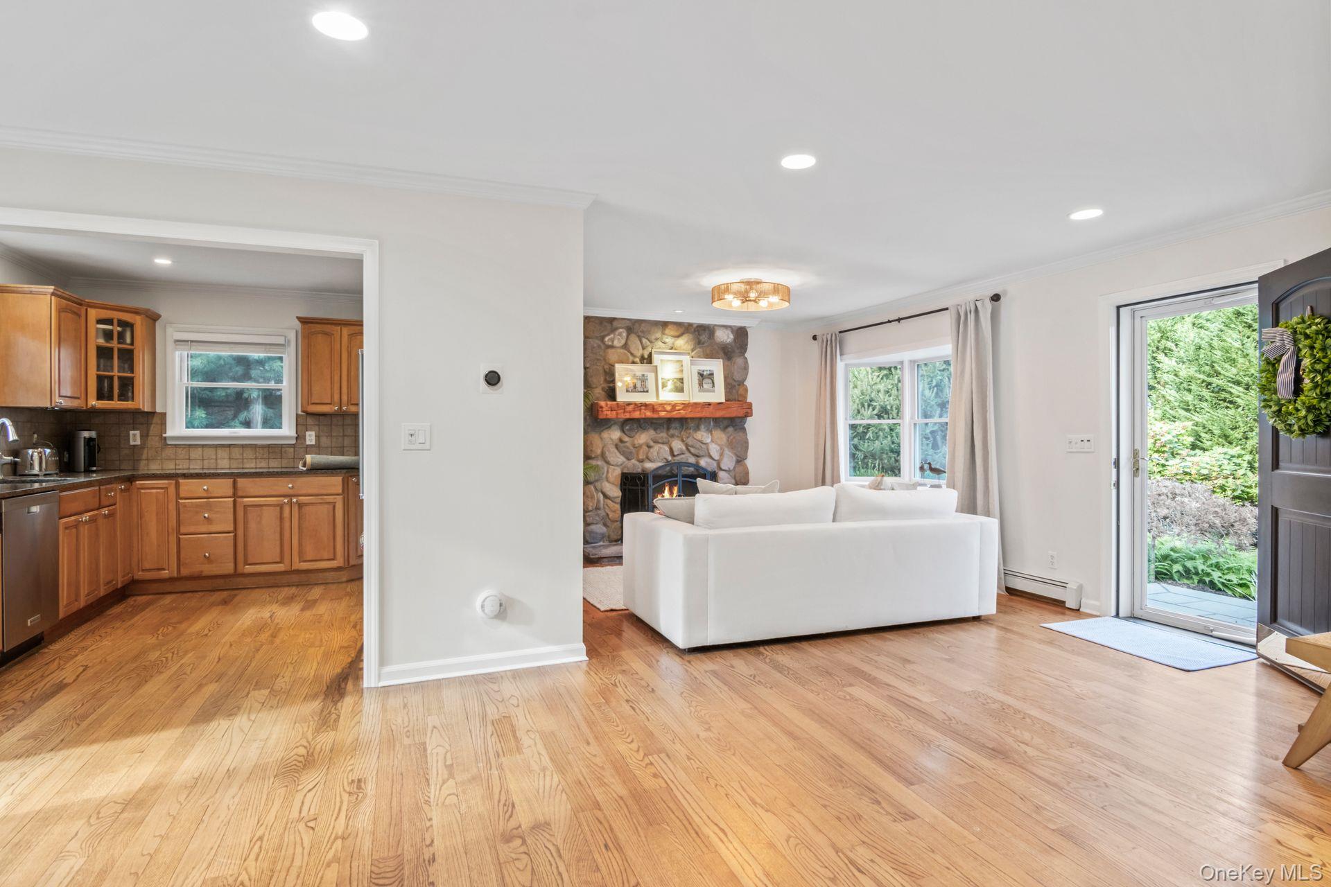 40 Quaker Path, Stony Brook, NY 11790