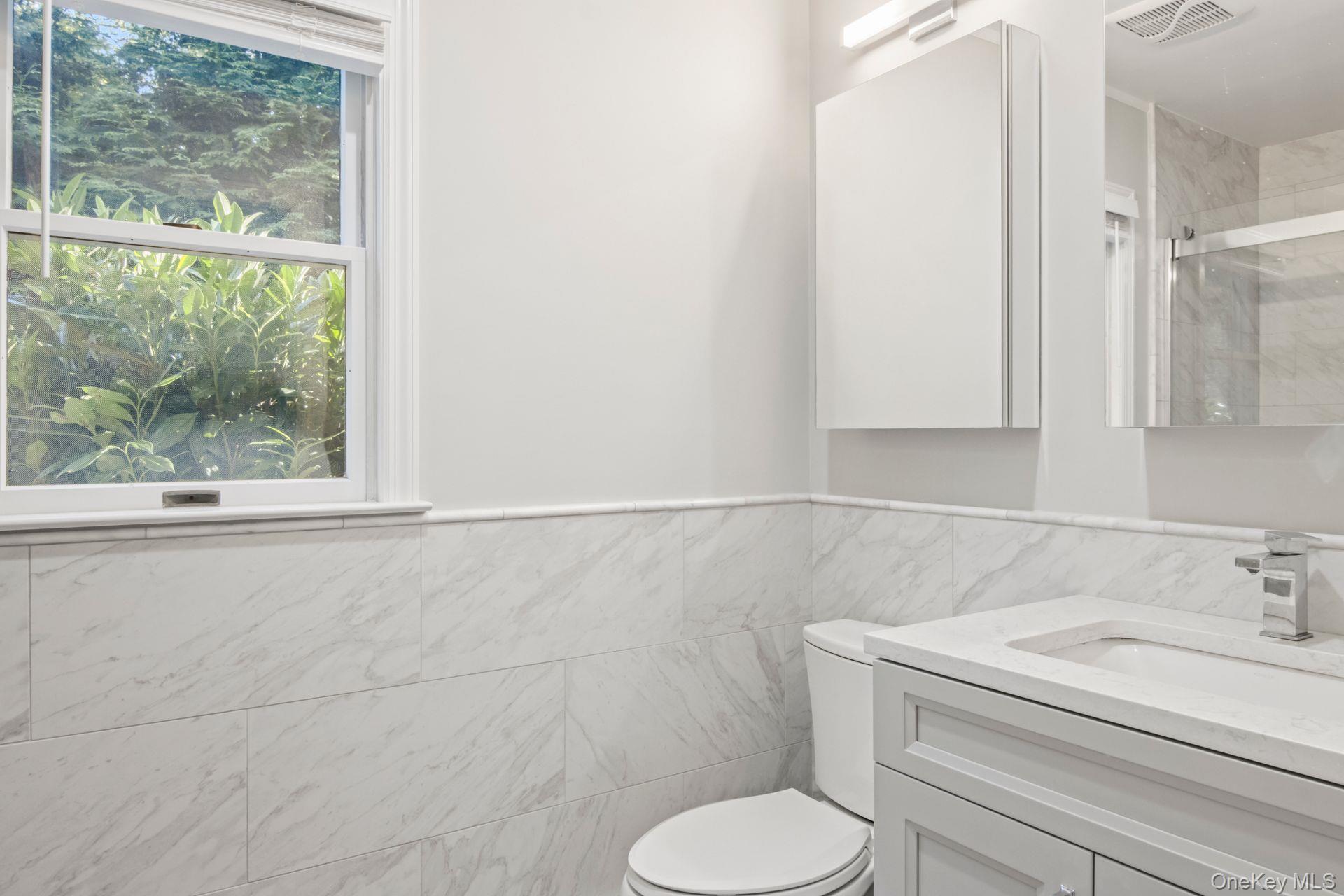 40 Quaker Path, Stony Brook, NY 11790