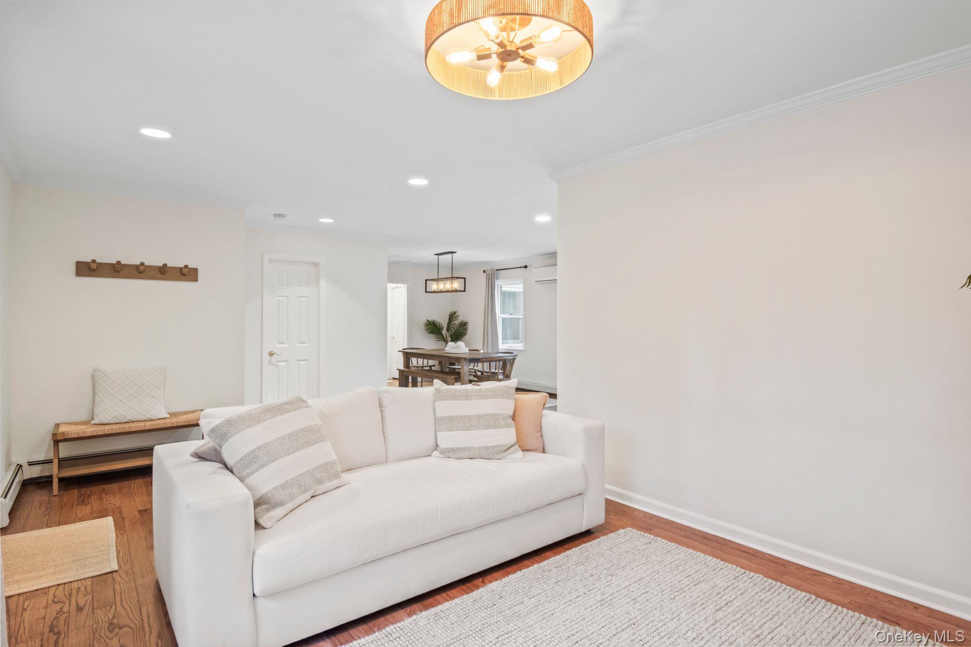 40 Quaker Path, Stony Brook, NY 11790