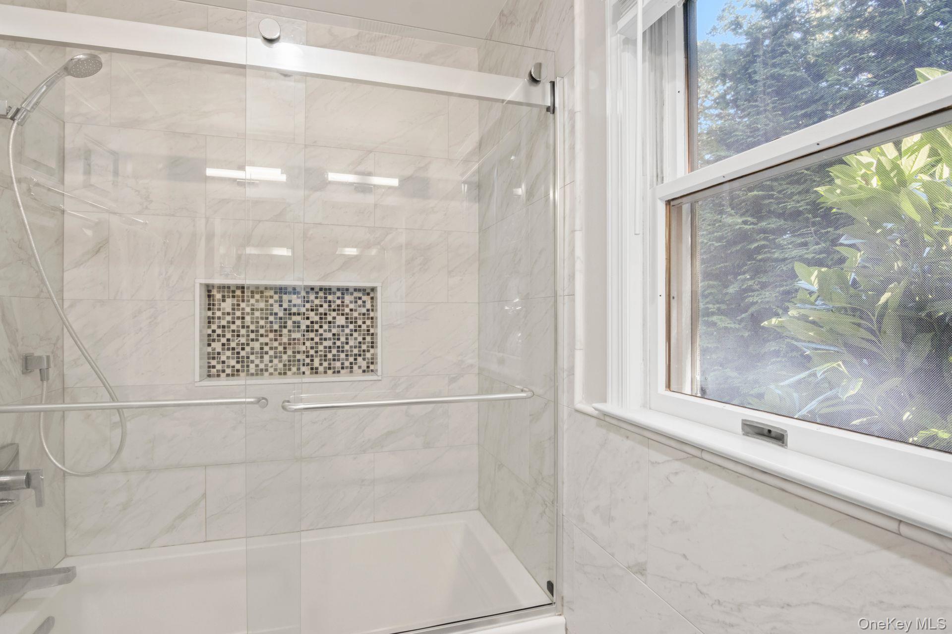 40 Quaker Path, Stony Brook, NY 11790