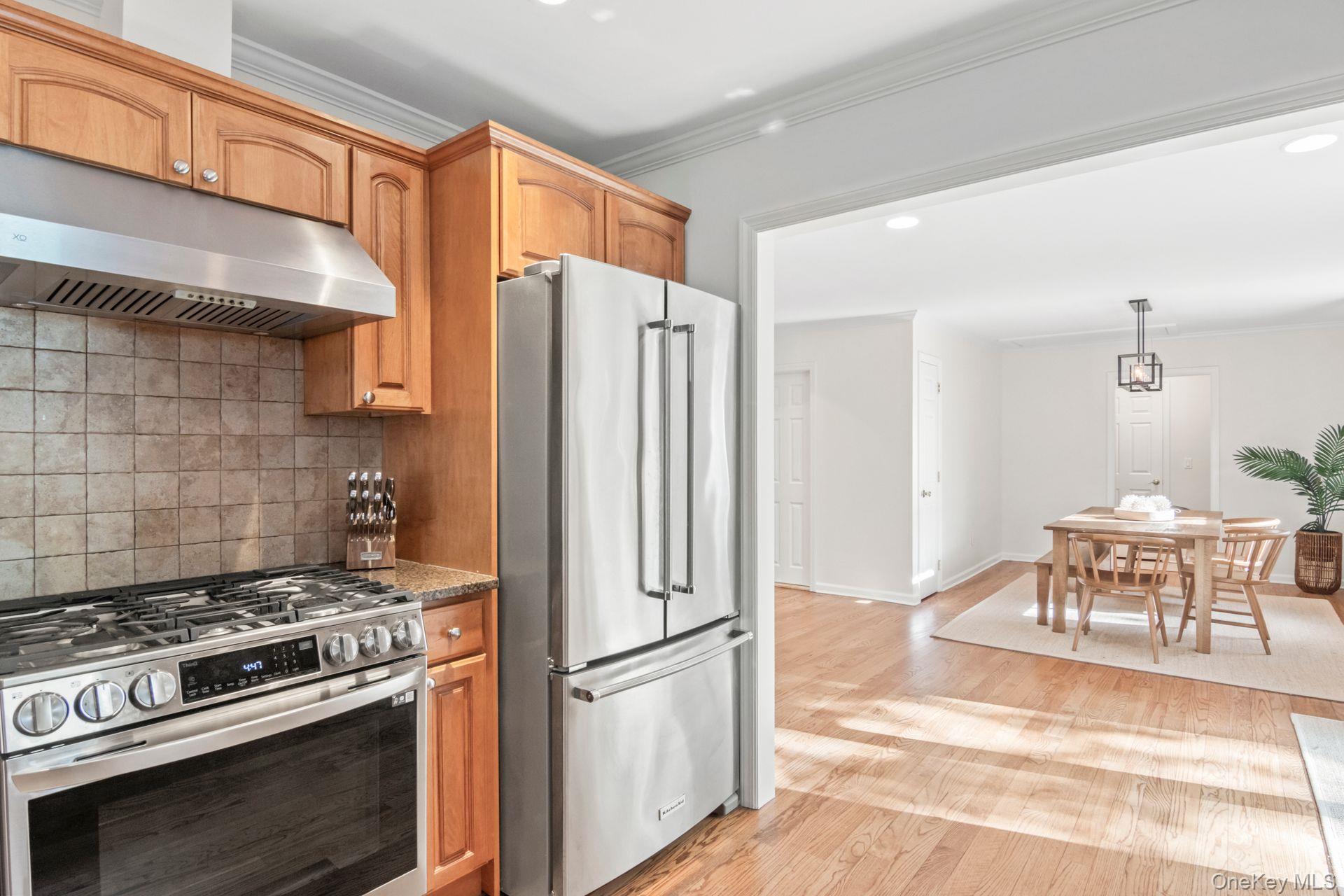 40 Quaker Path, Stony Brook, NY 11790