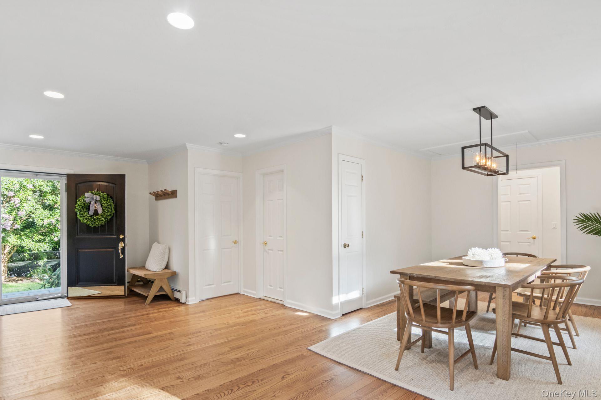 40 Quaker Path, Stony Brook, NY 11790