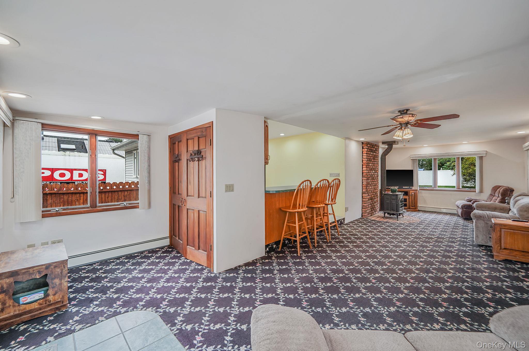 14 Garden Court, Bay Shore, NY 11706