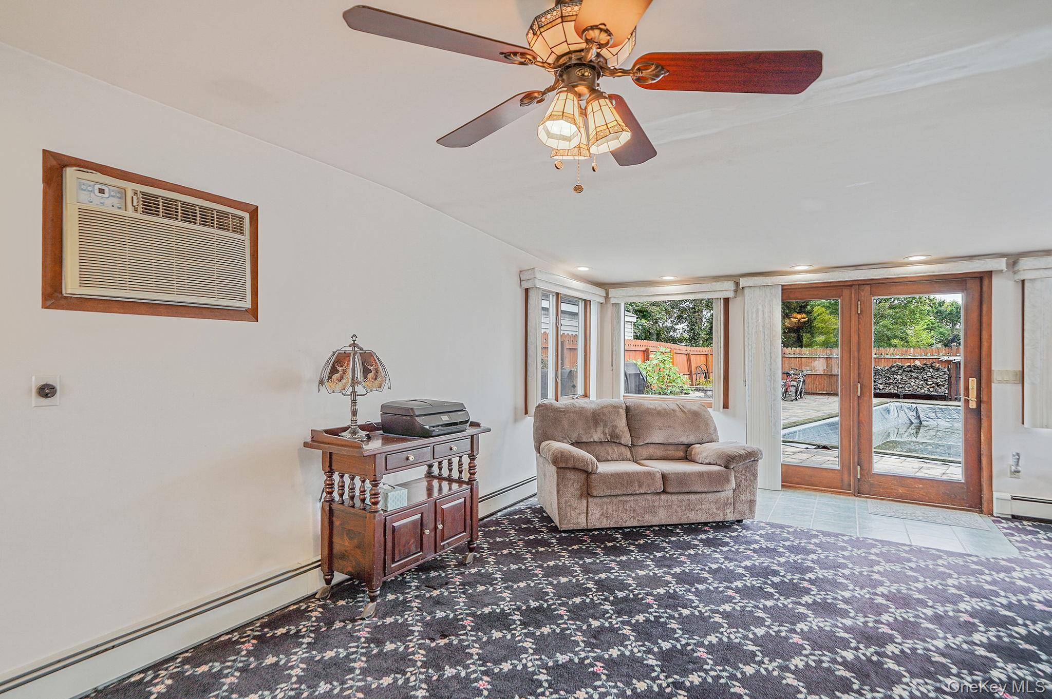 14 Garden Court, Bay Shore, NY 11706