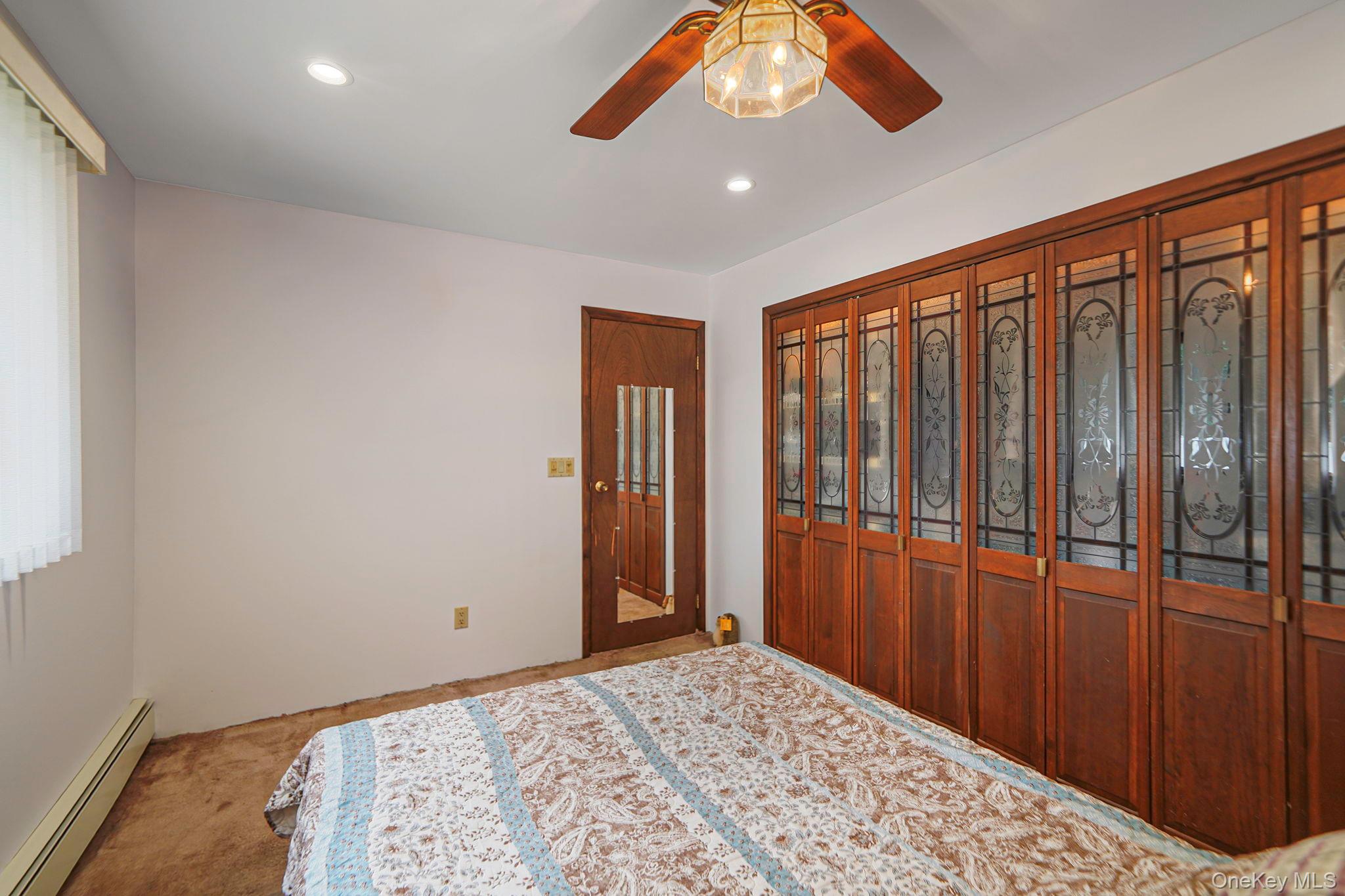 14 Garden Court, Bay Shore, NY 11706