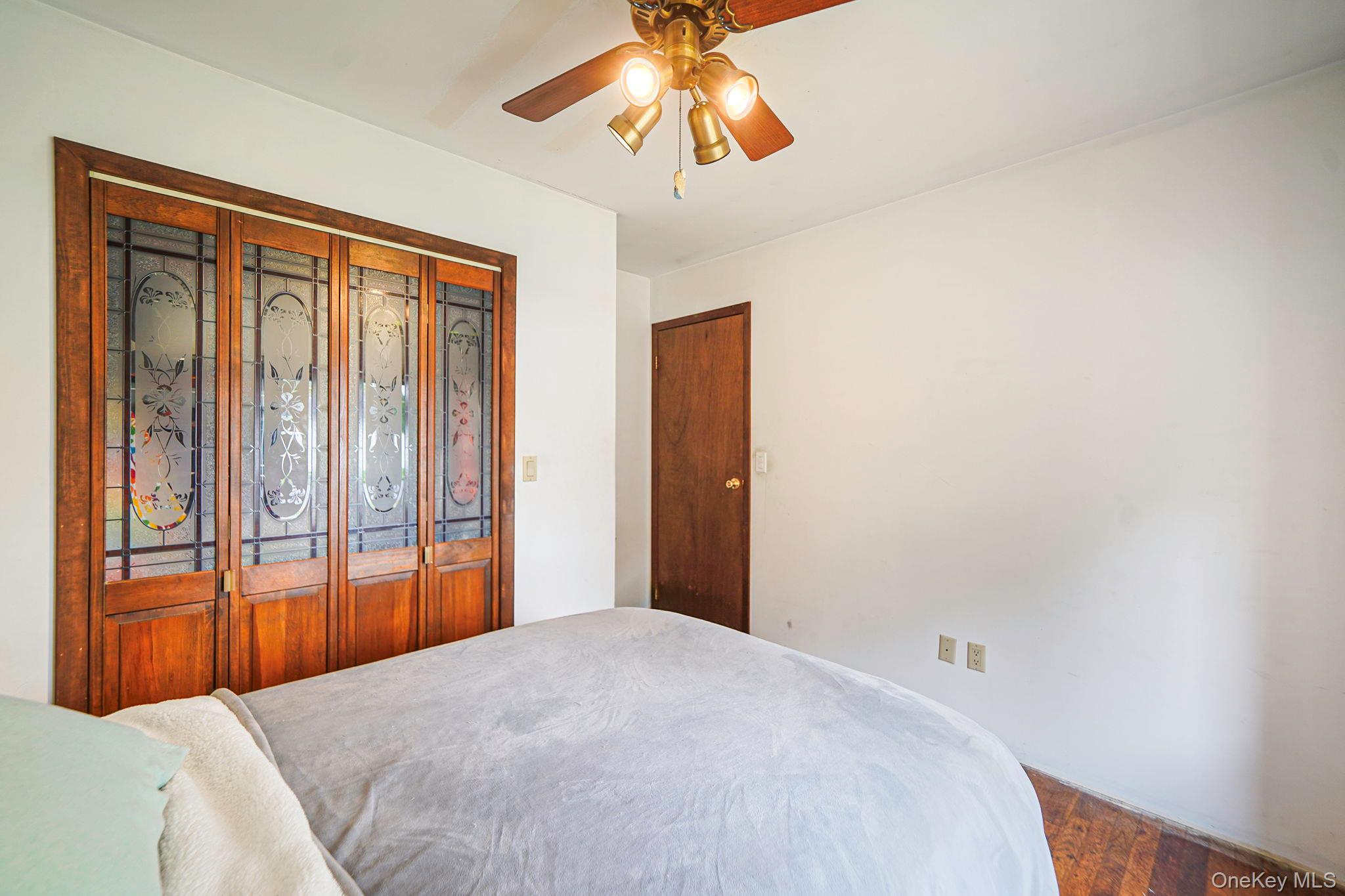 14 Garden Court, Bay Shore, NY 11706