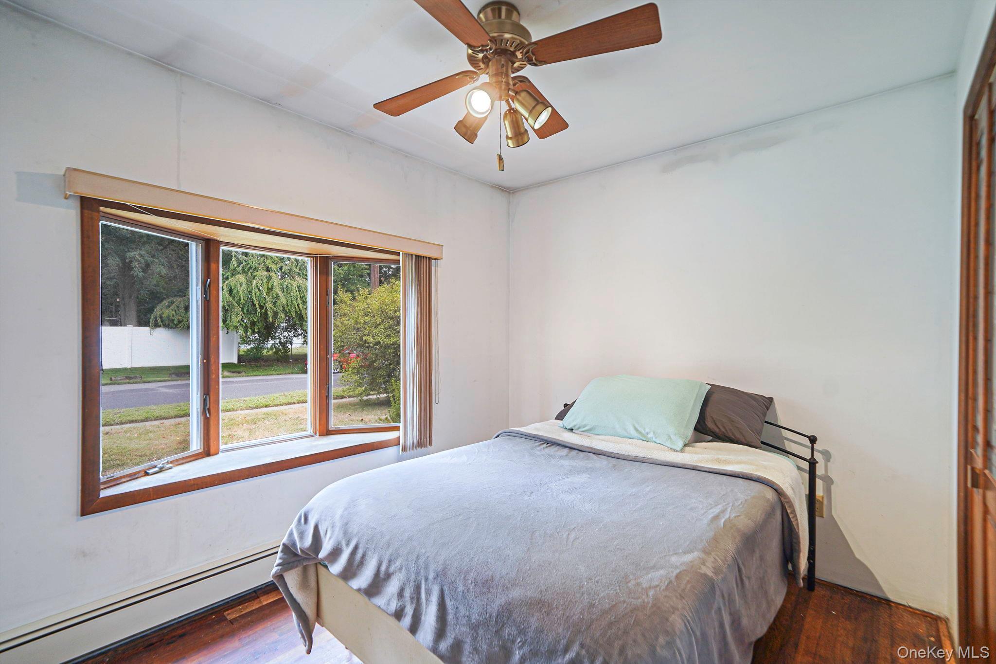 14 Garden Court, Bay Shore, NY 11706