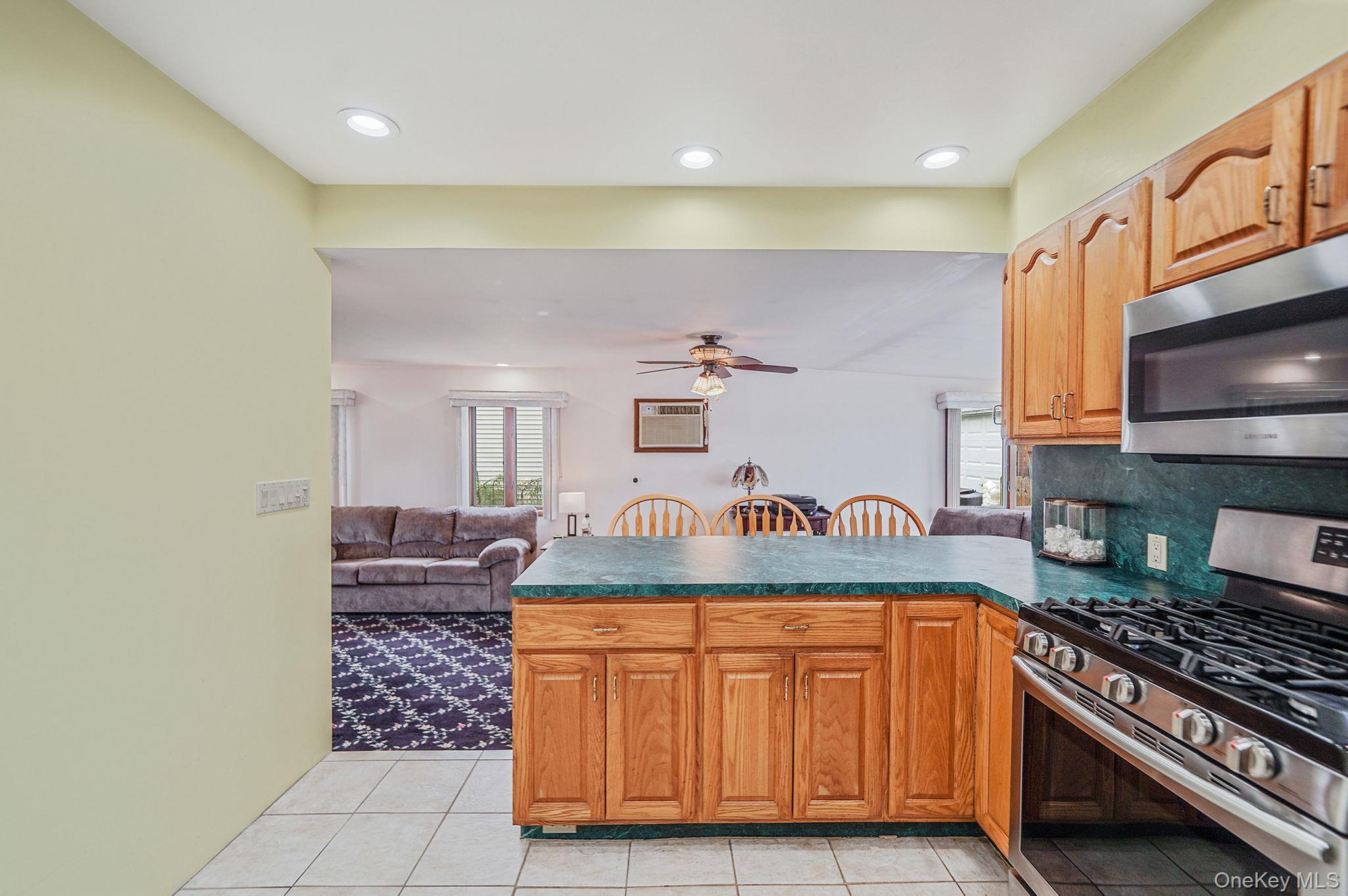 14 Garden Court, Bay Shore, NY 11706