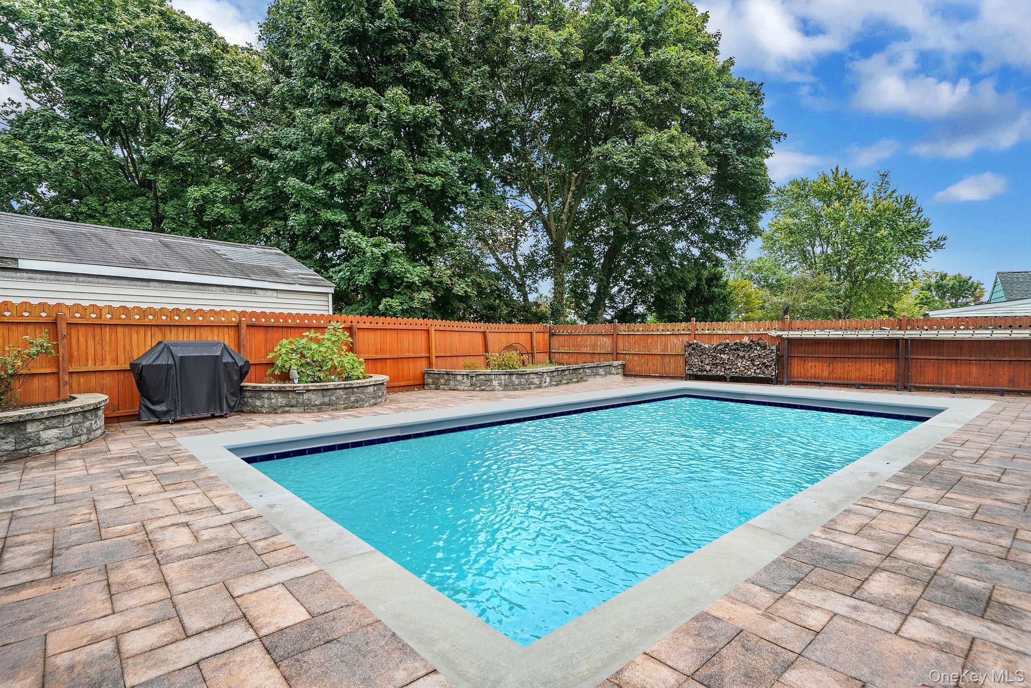 14 Garden Court, Bay Shore, NY 11706