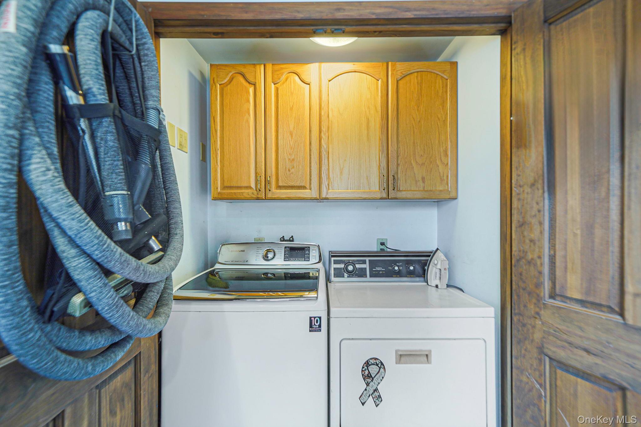 14 Garden Court, Bay Shore, NY 11706