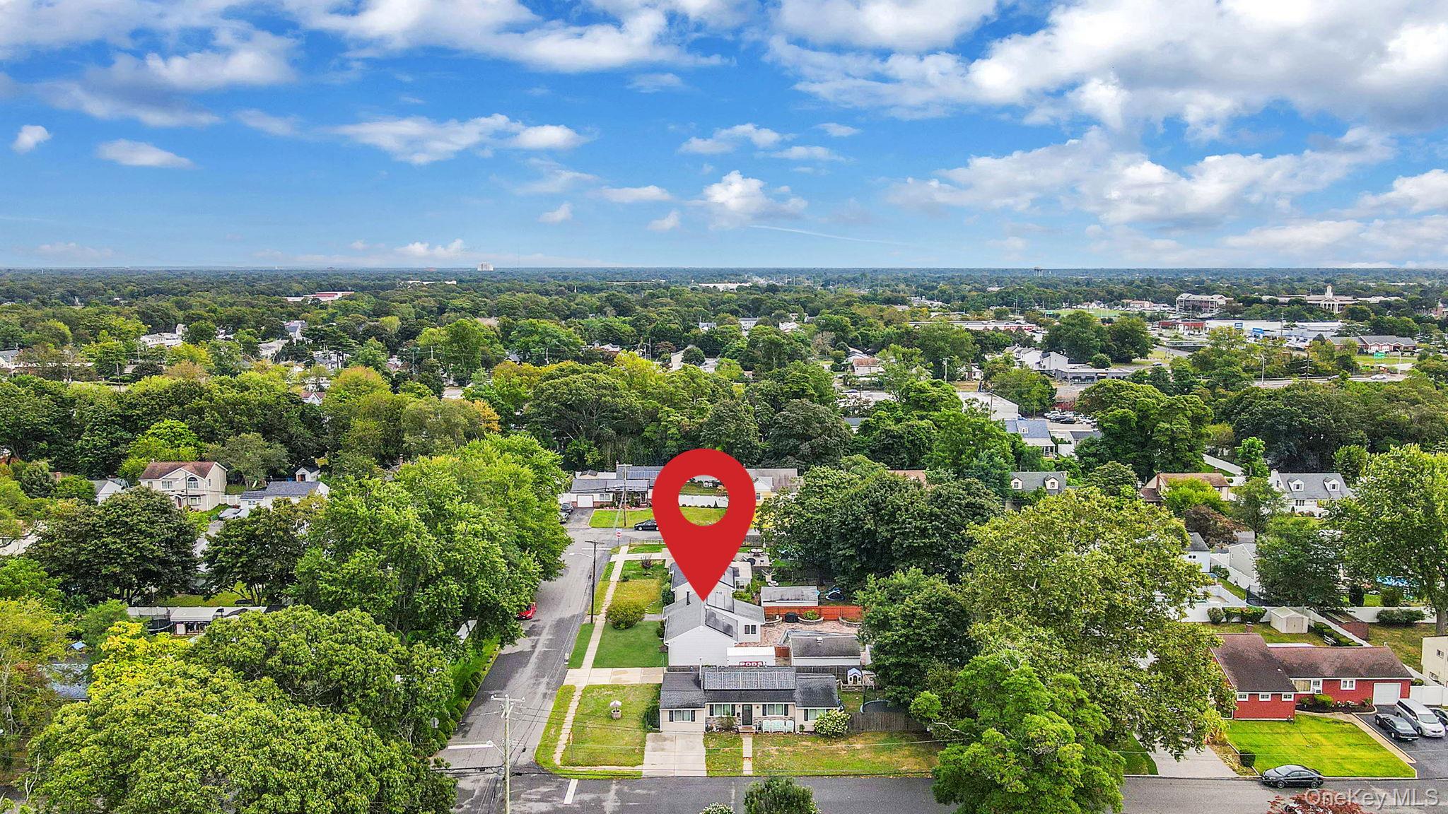 14 Garden Court, Bay Shore, NY 11706