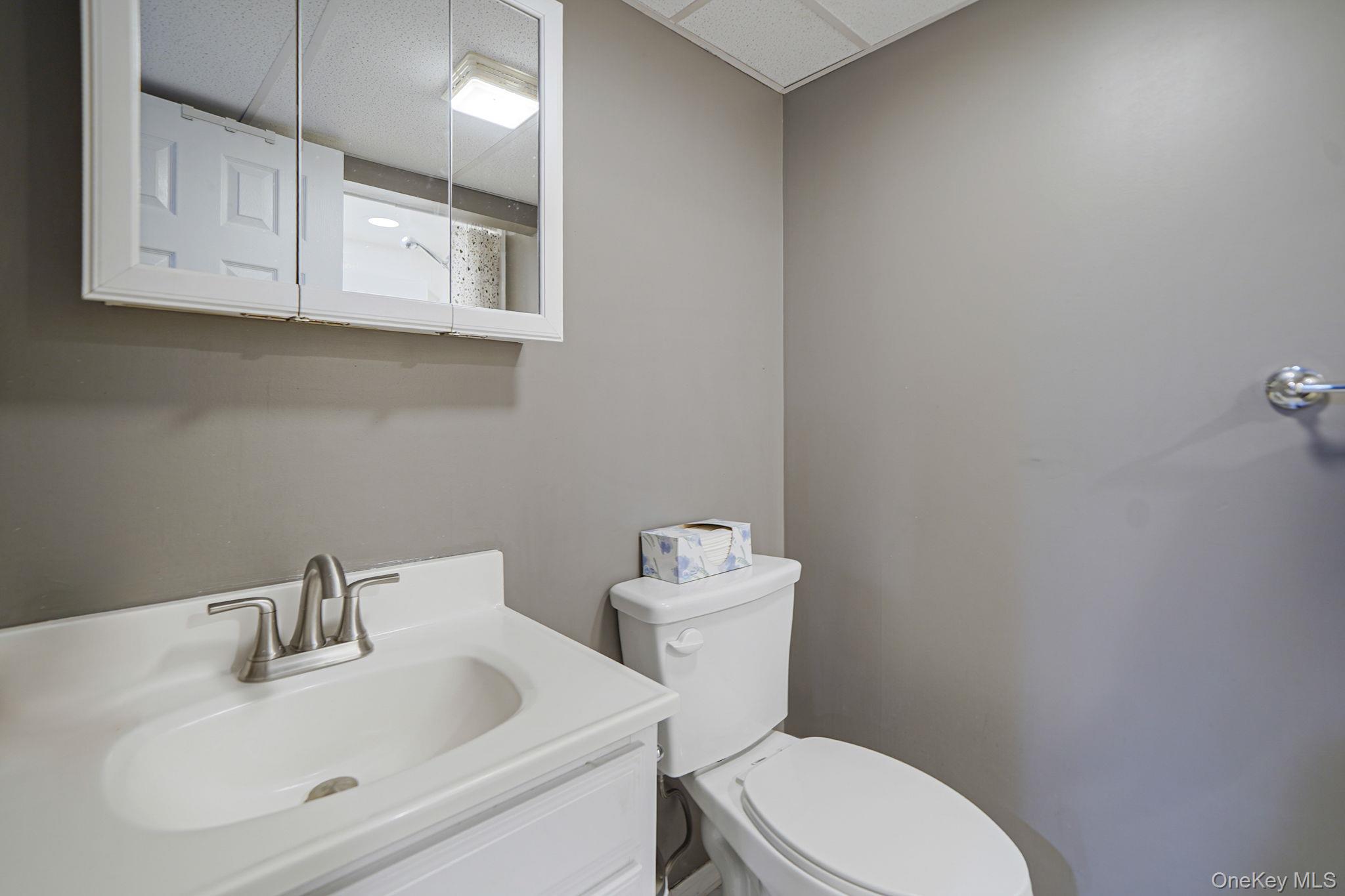 19 Madison Avenue, Deer Park, NY 11729