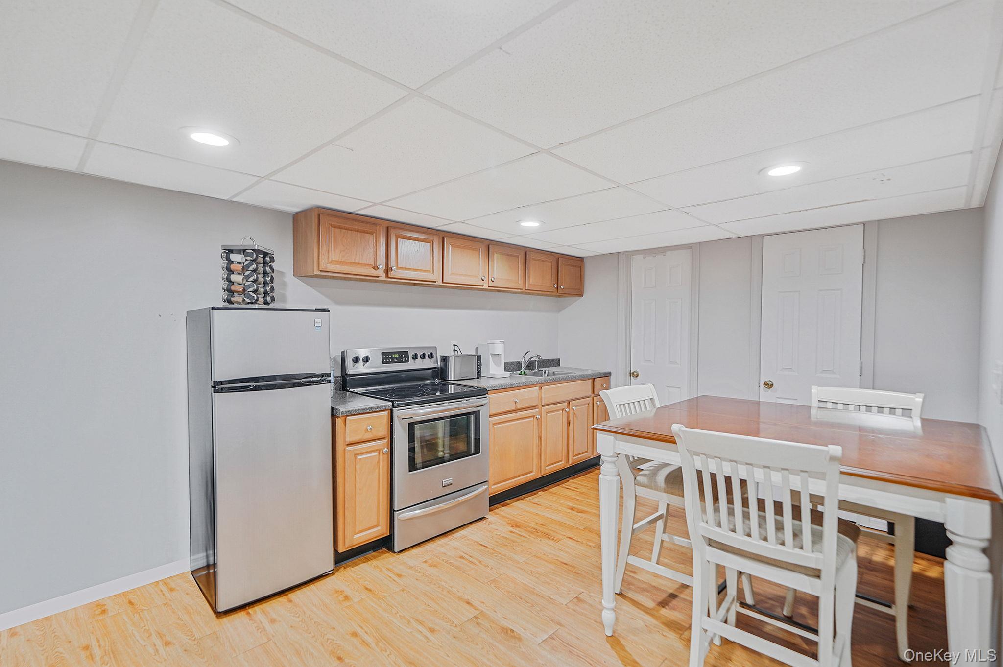 19 Madison Avenue, Deer Park, NY 11729