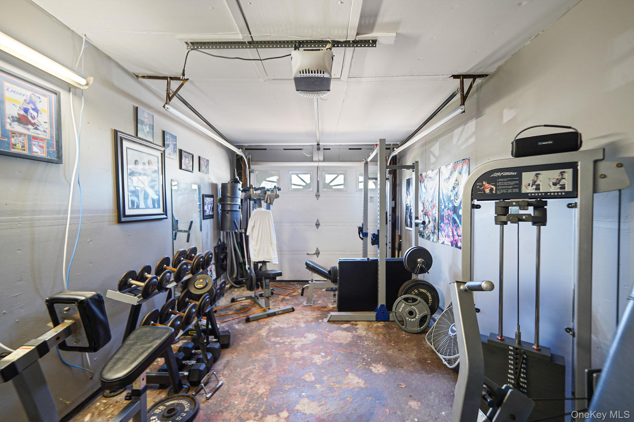 19 Madison Avenue, Deer Park, NY 11729