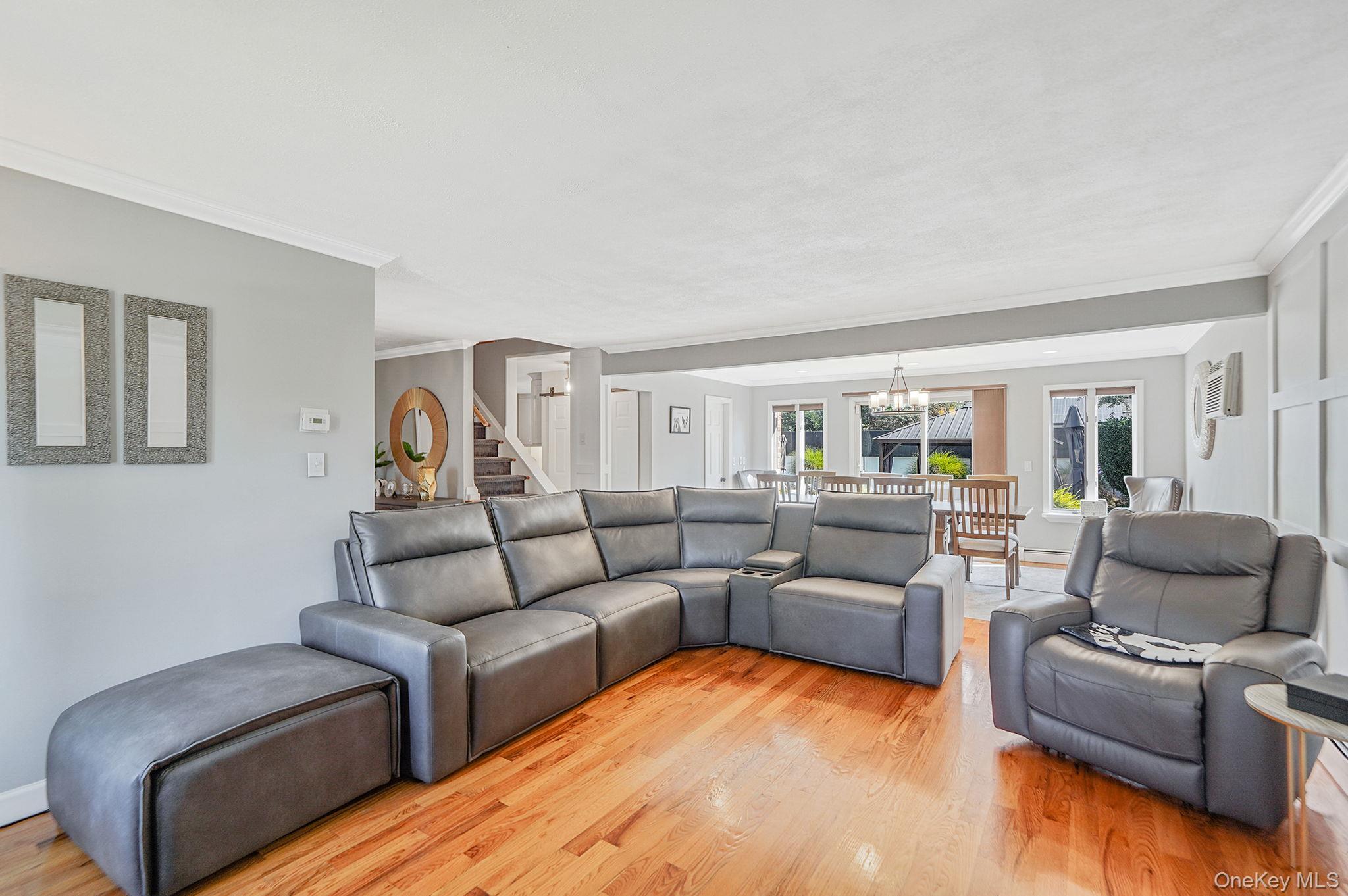 19 Madison Avenue, Deer Park, NY 11729