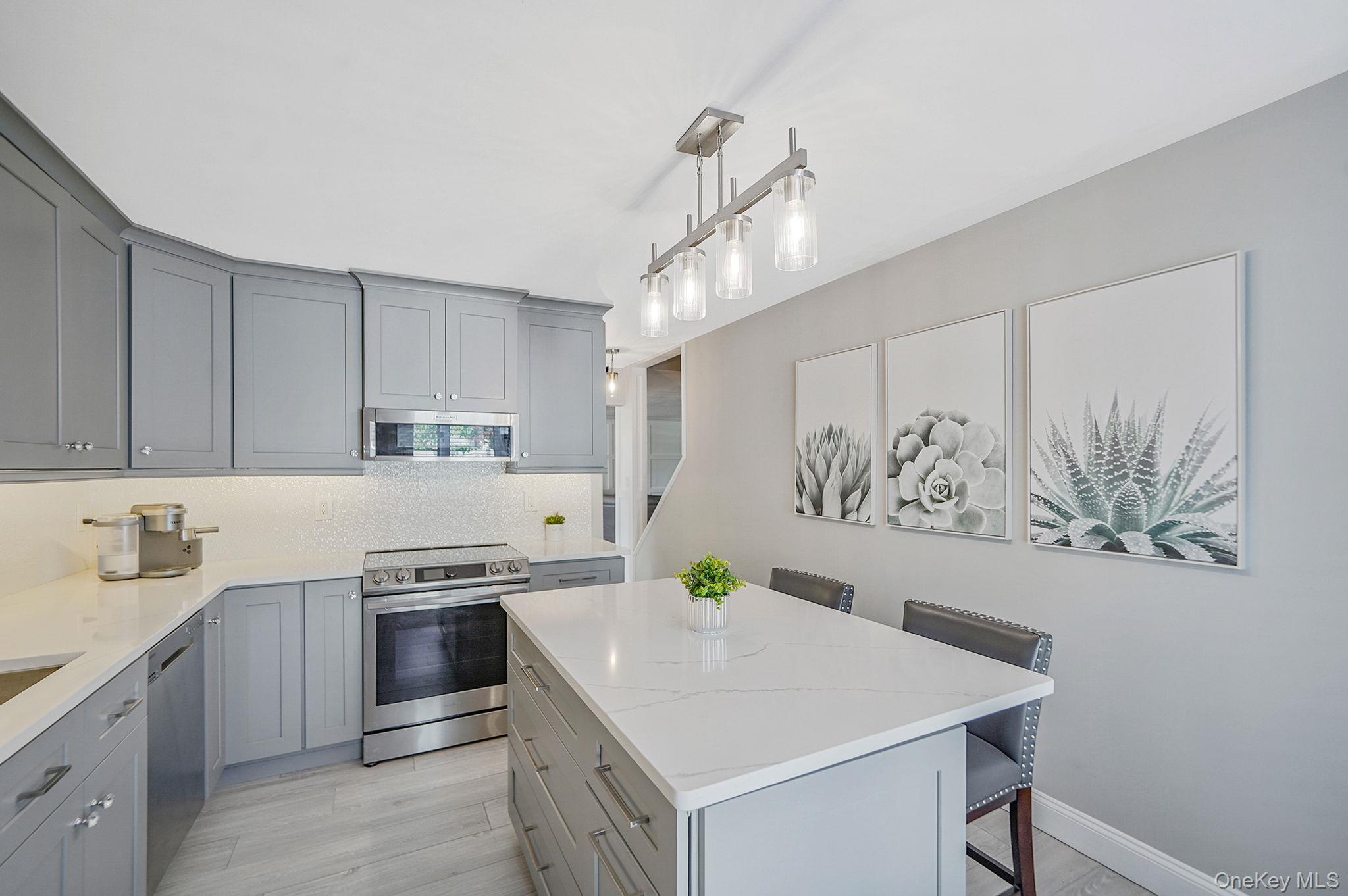 19 Madison Avenue, Deer Park, NY 11729