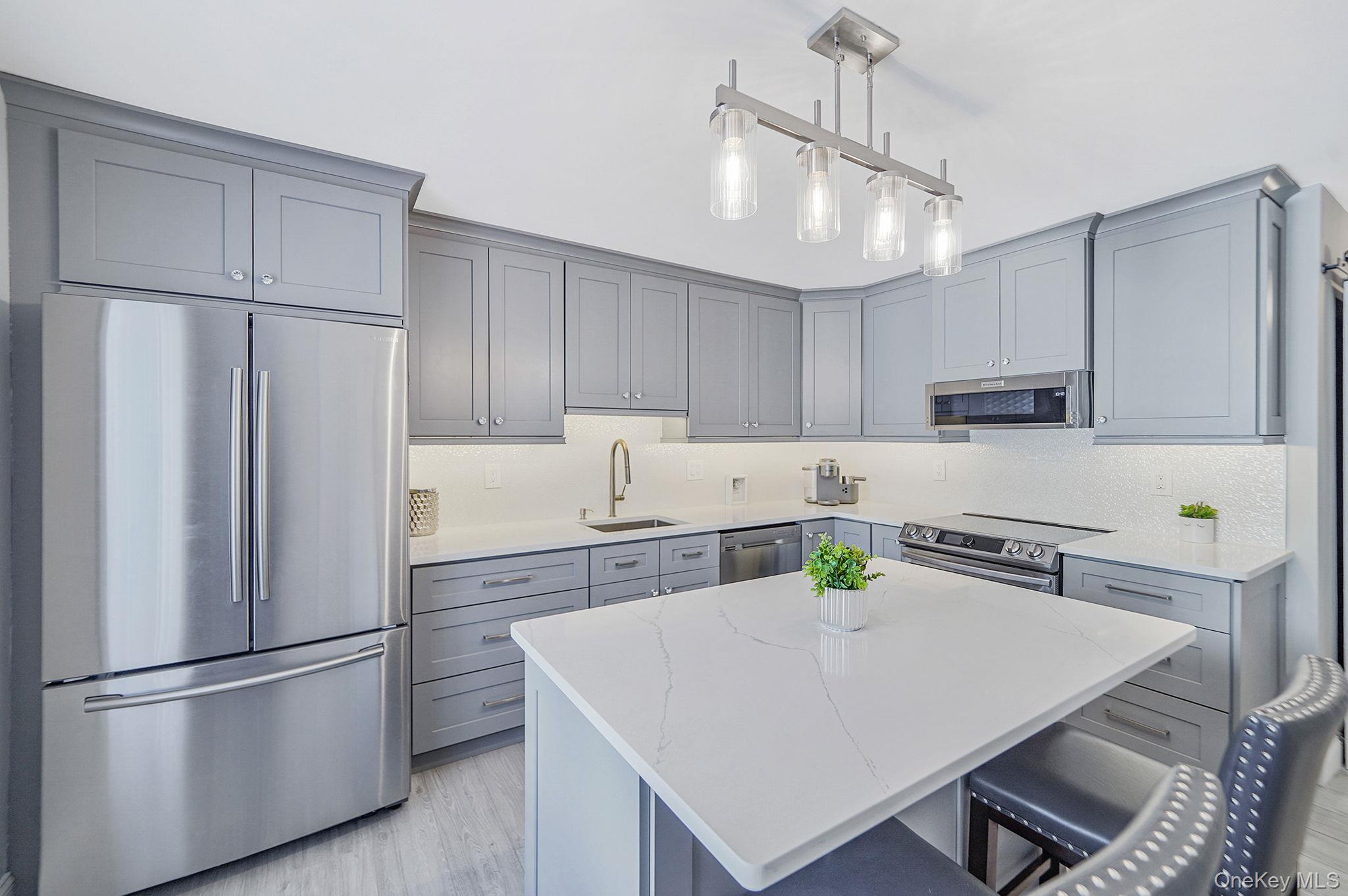 19 Madison Avenue, Deer Park, NY 11729