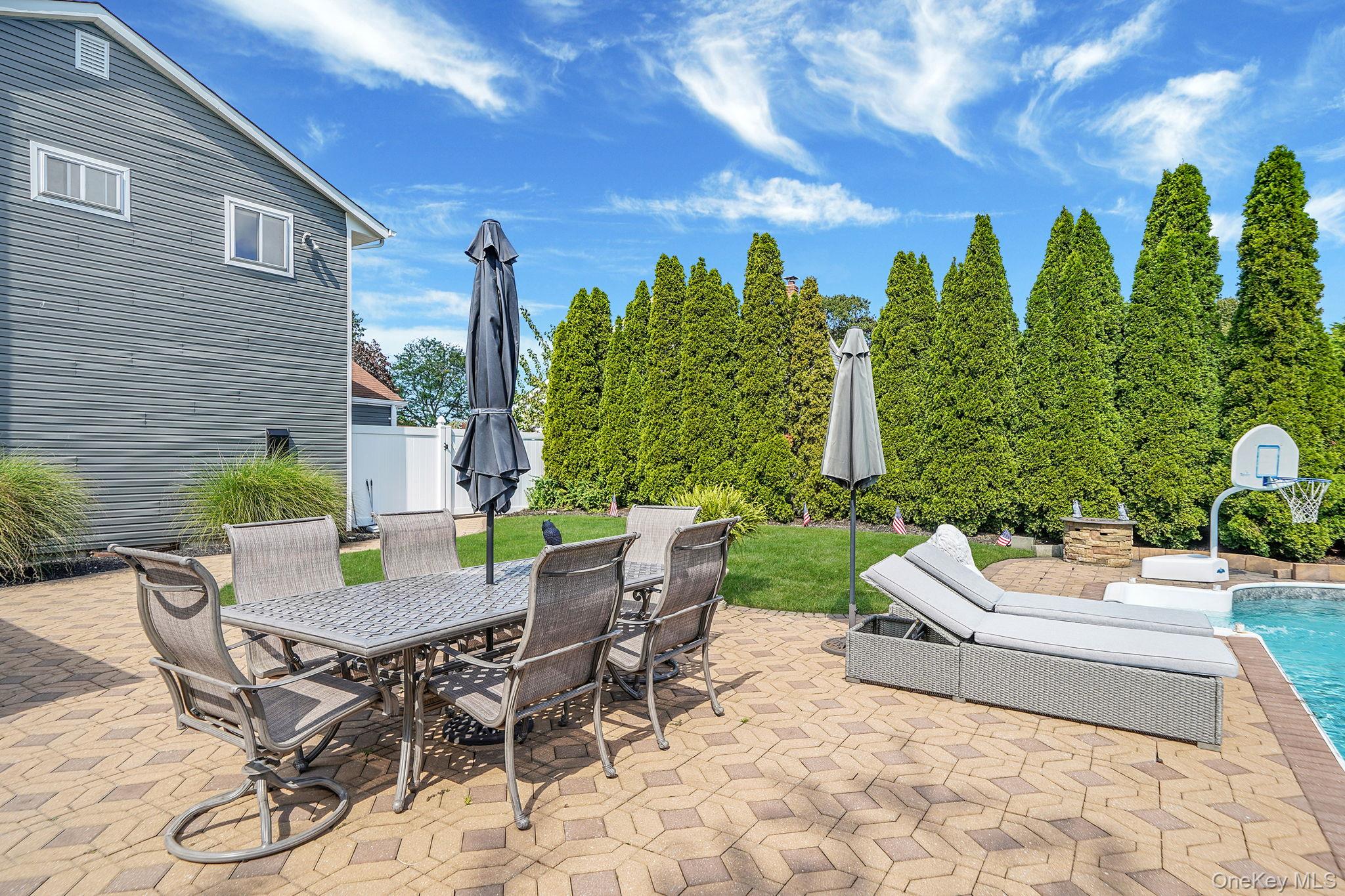 19 Madison Avenue, Deer Park, NY 11729