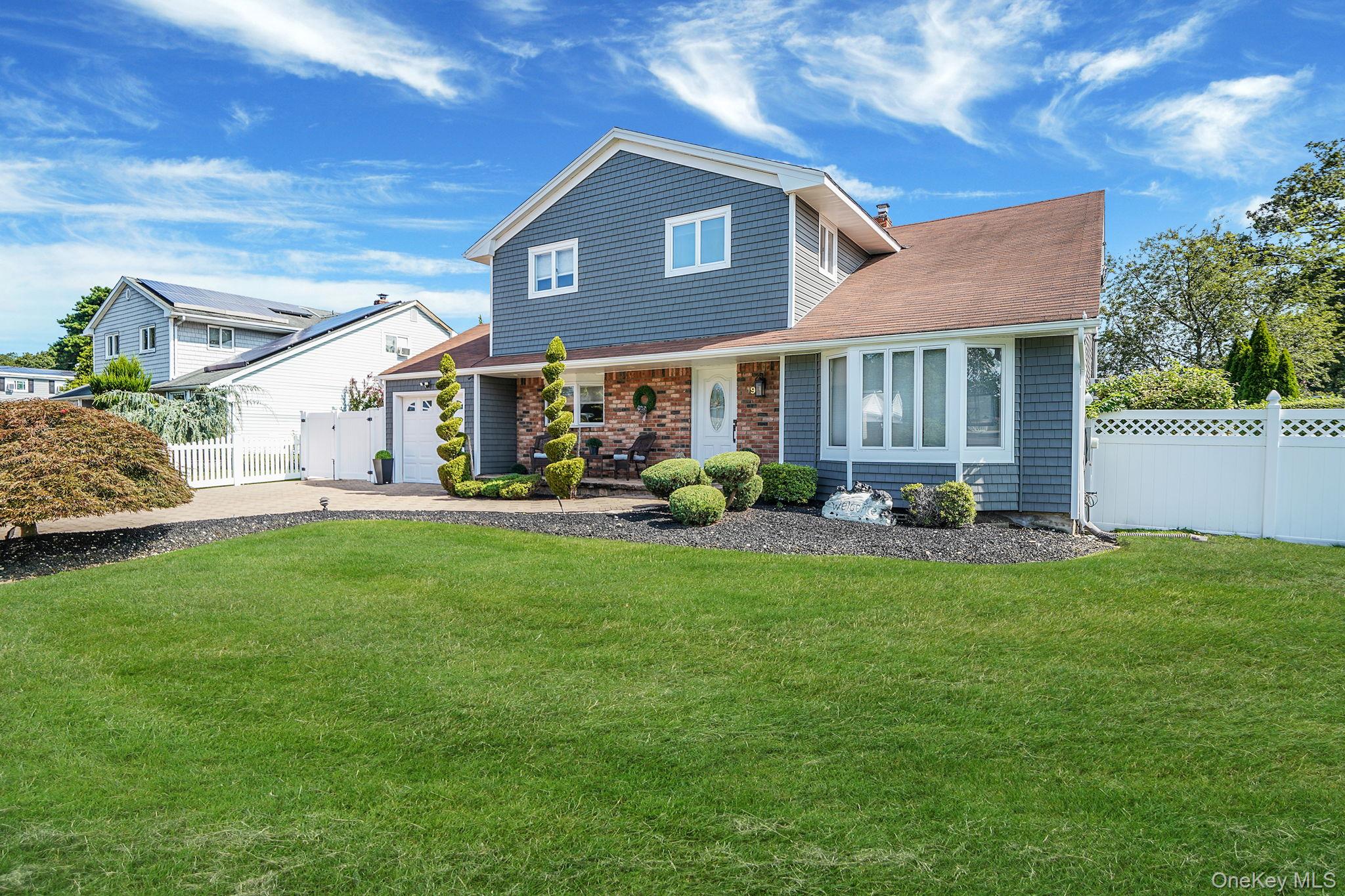 19 Madison Avenue, Deer Park, NY 11729