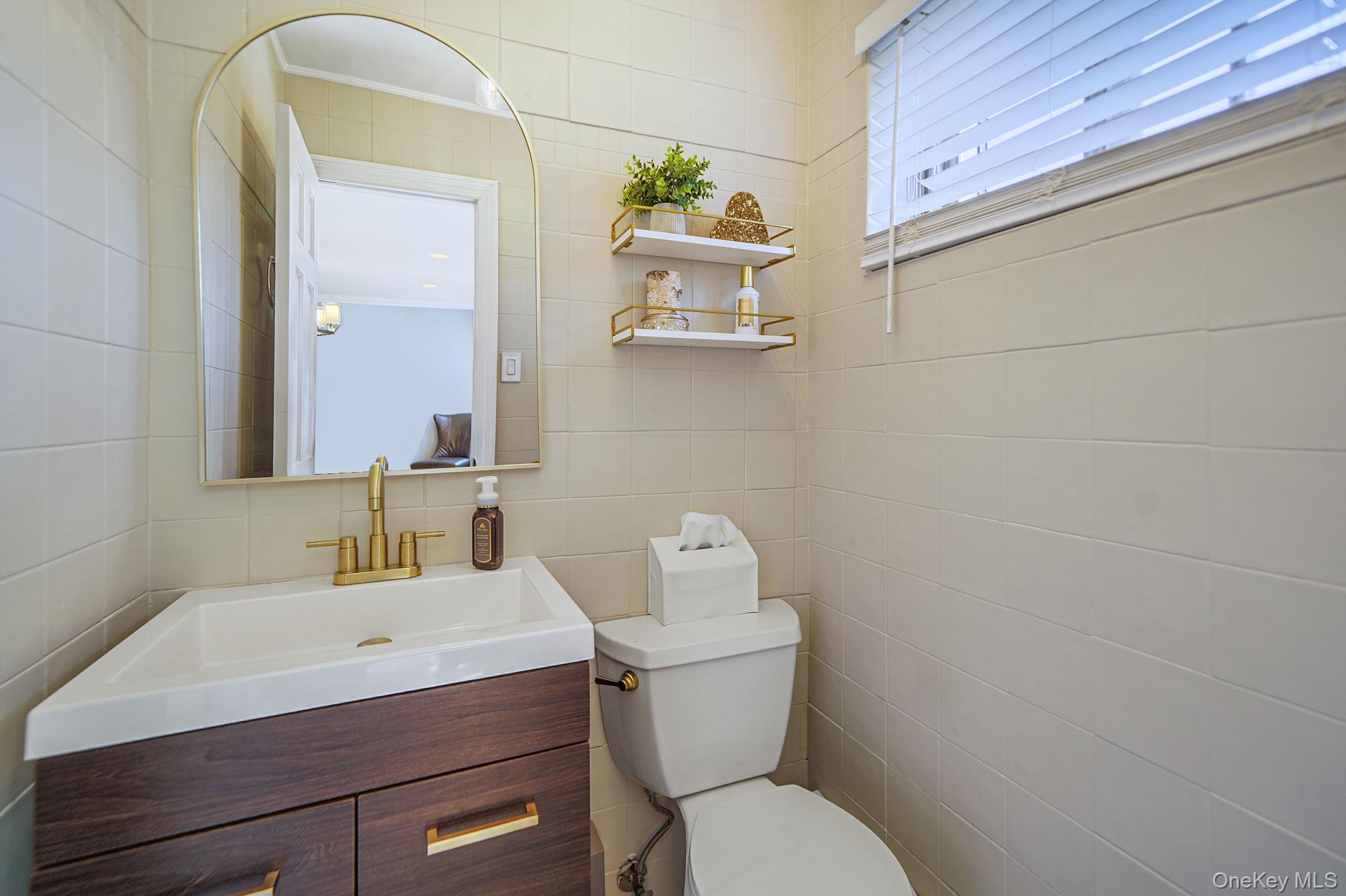 19 Madison Avenue, Deer Park, NY 11729