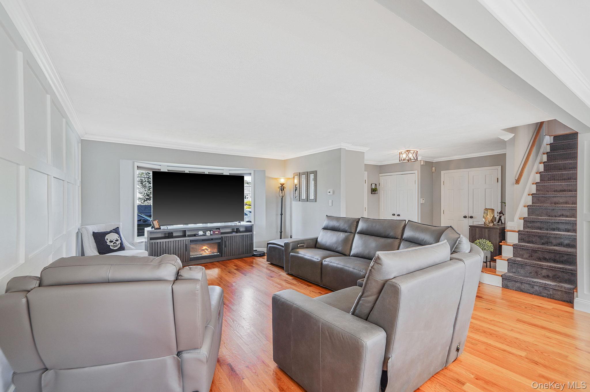 19 Madison Avenue, Deer Park, NY 11729