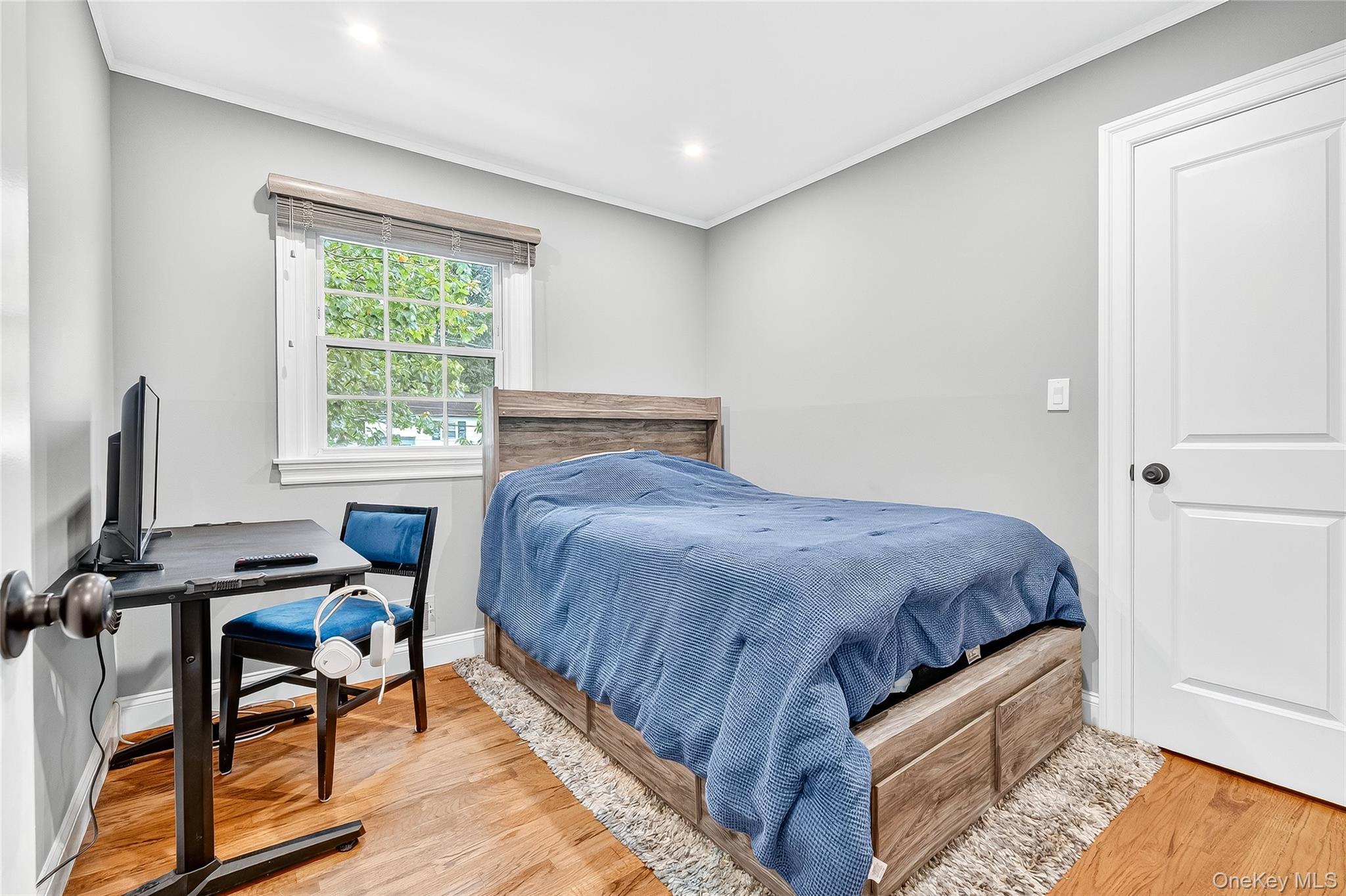 25 Meyer Oval, Pearl River, NY 10965