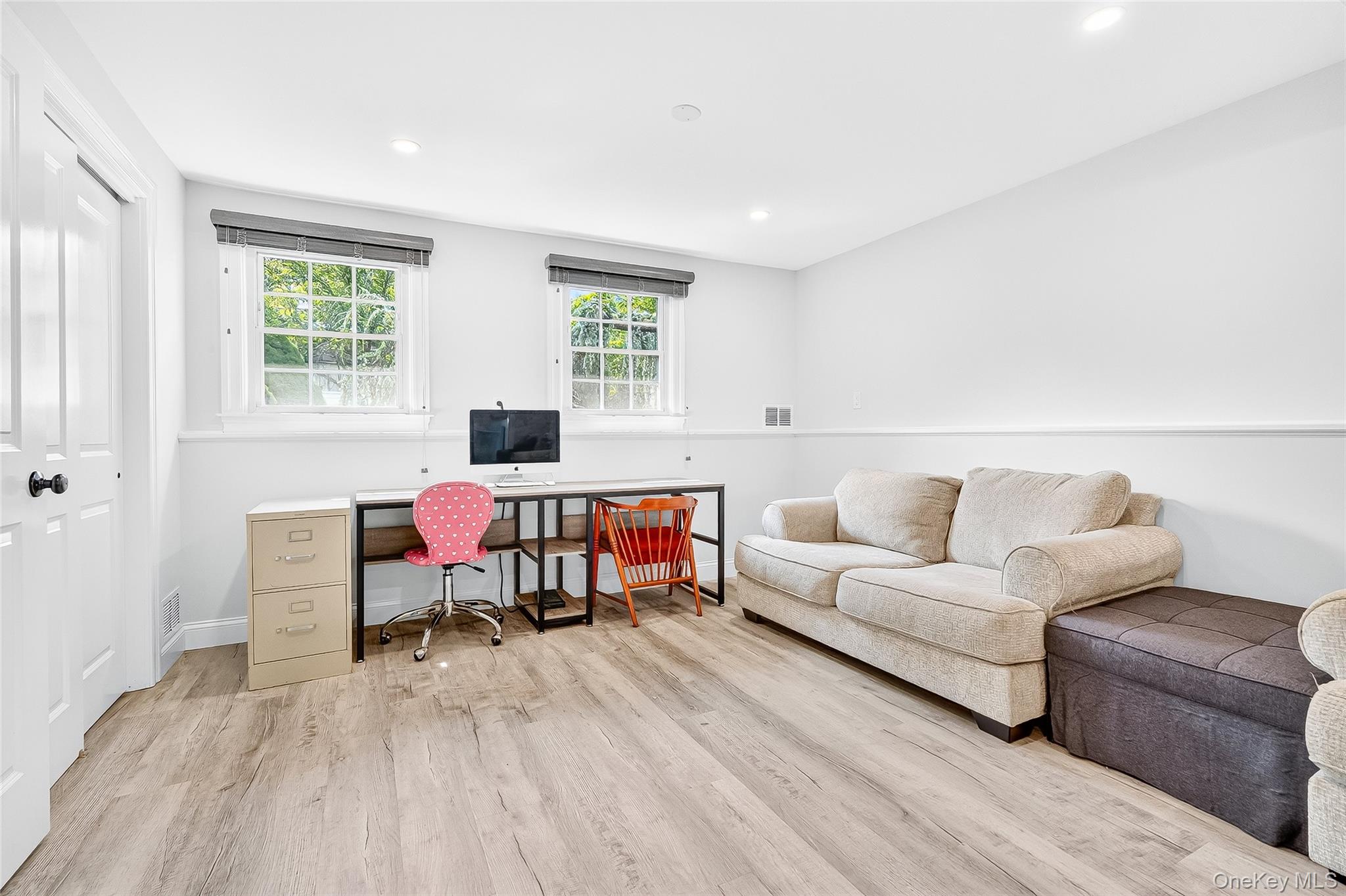 25 Meyer Oval, Pearl River, NY 10965