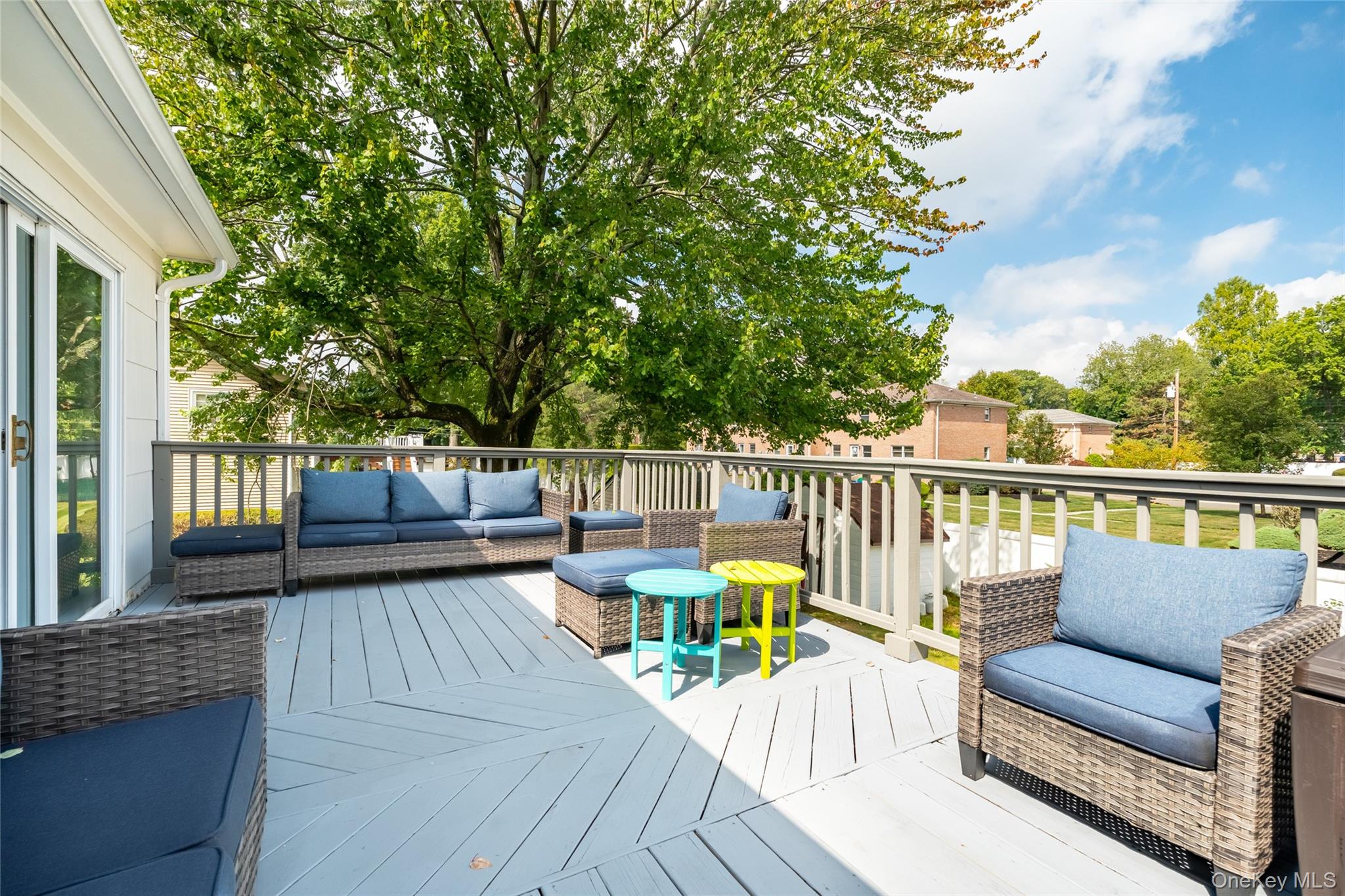 25 Meyer Oval, Pearl River, NY 10965