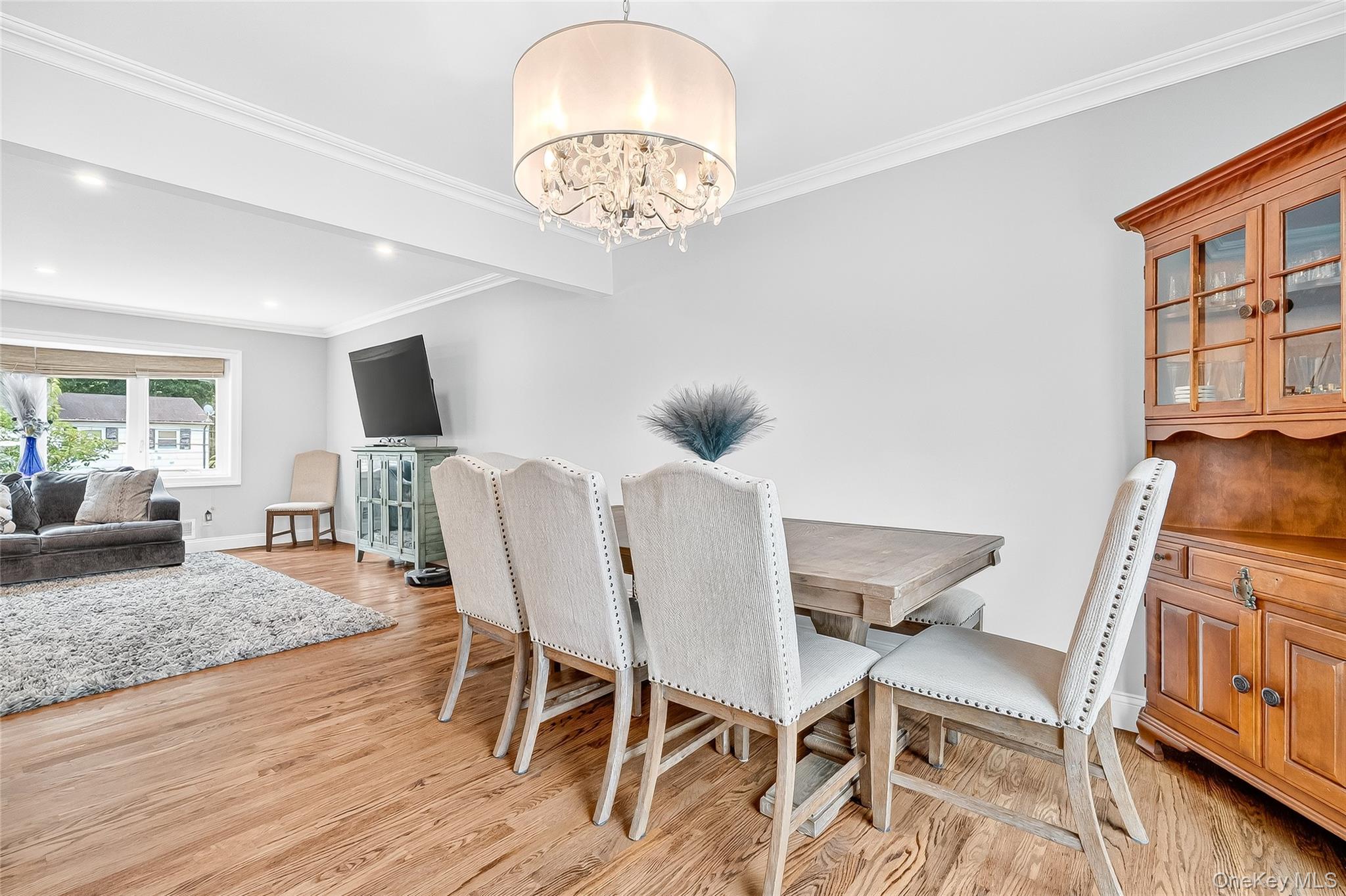 25 Meyer Oval, Pearl River, NY 10965