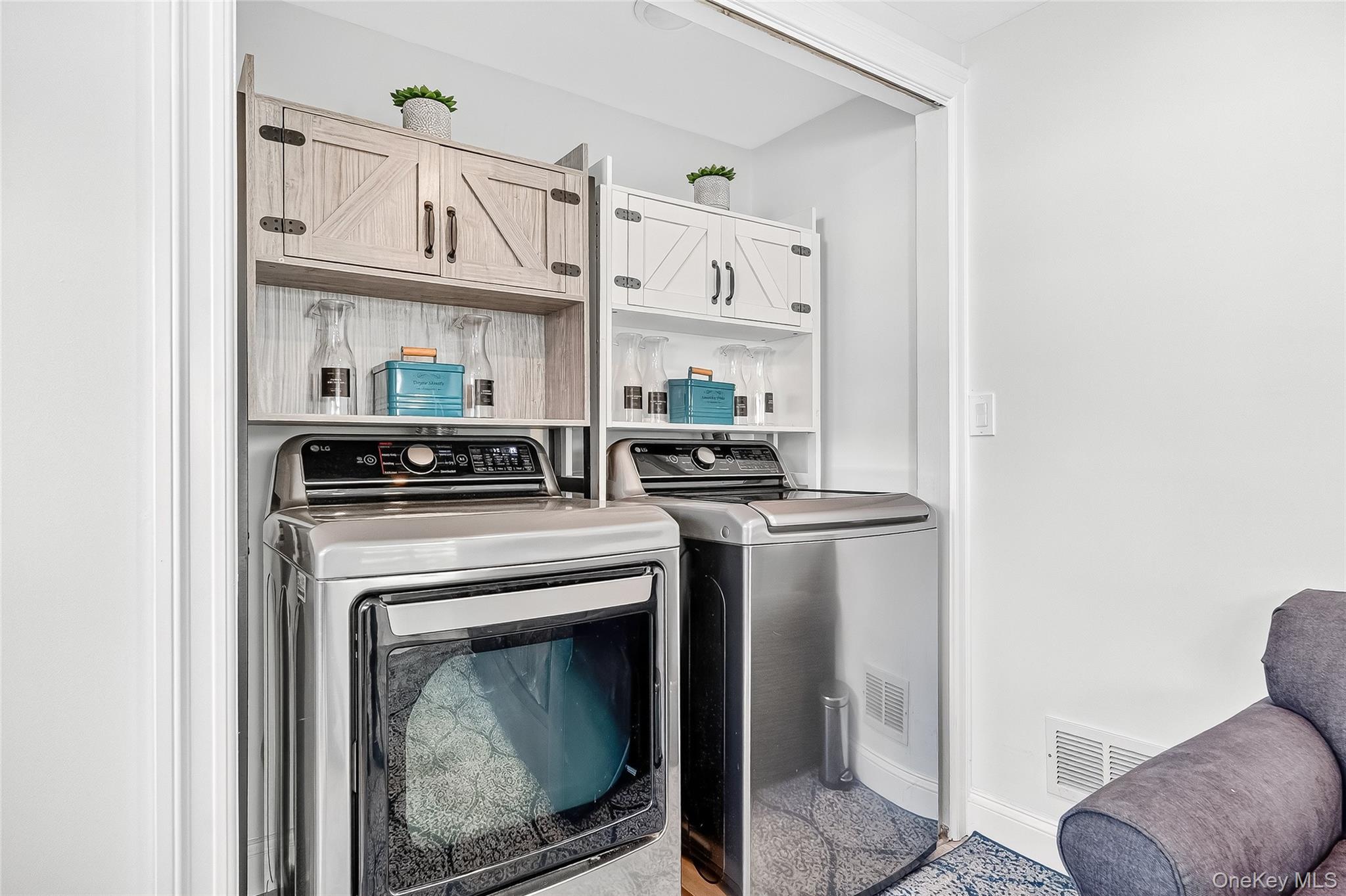 25 Meyer Oval, Pearl River, NY 10965