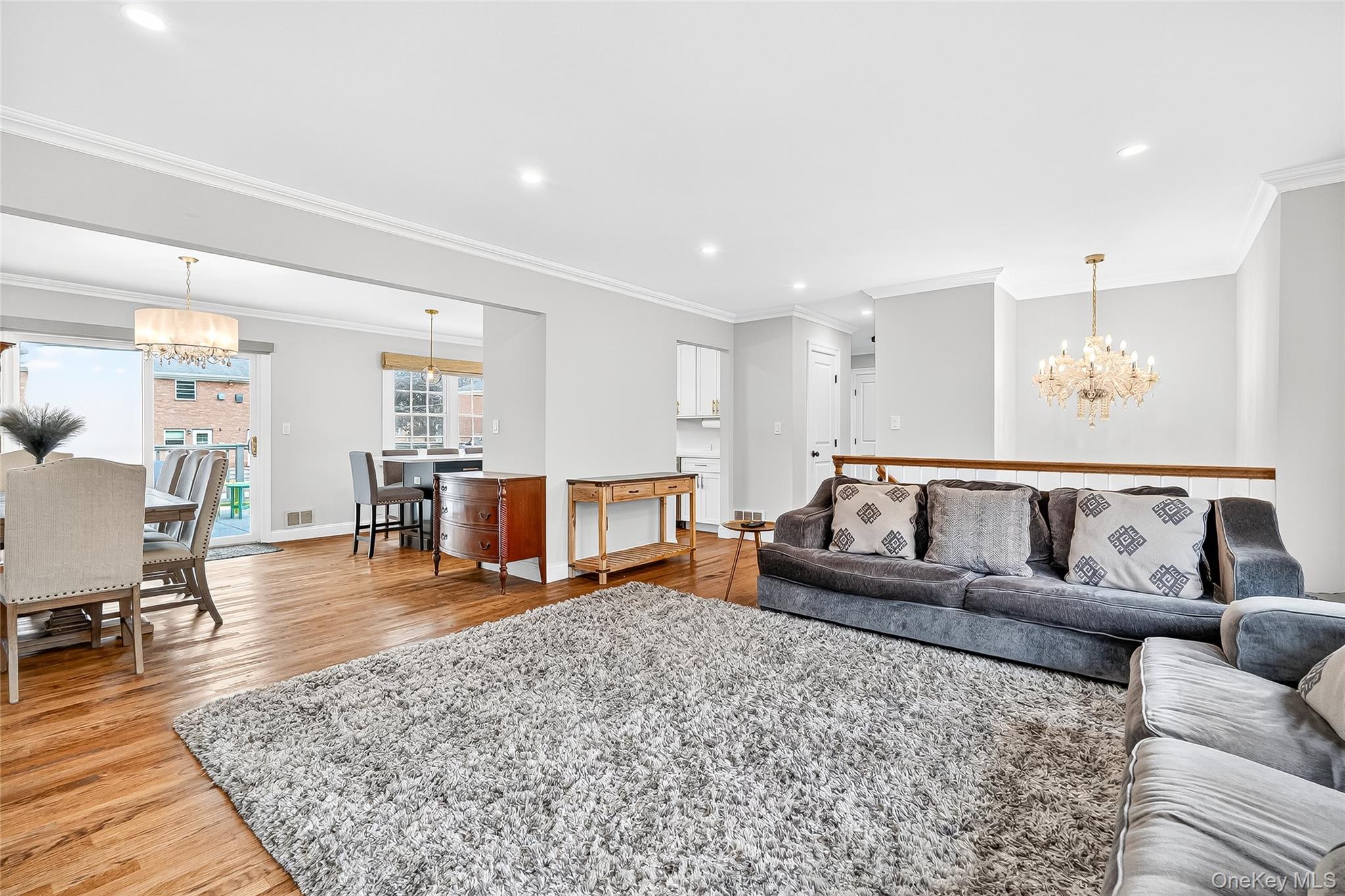 25 Meyer Oval, Pearl River, NY 10965