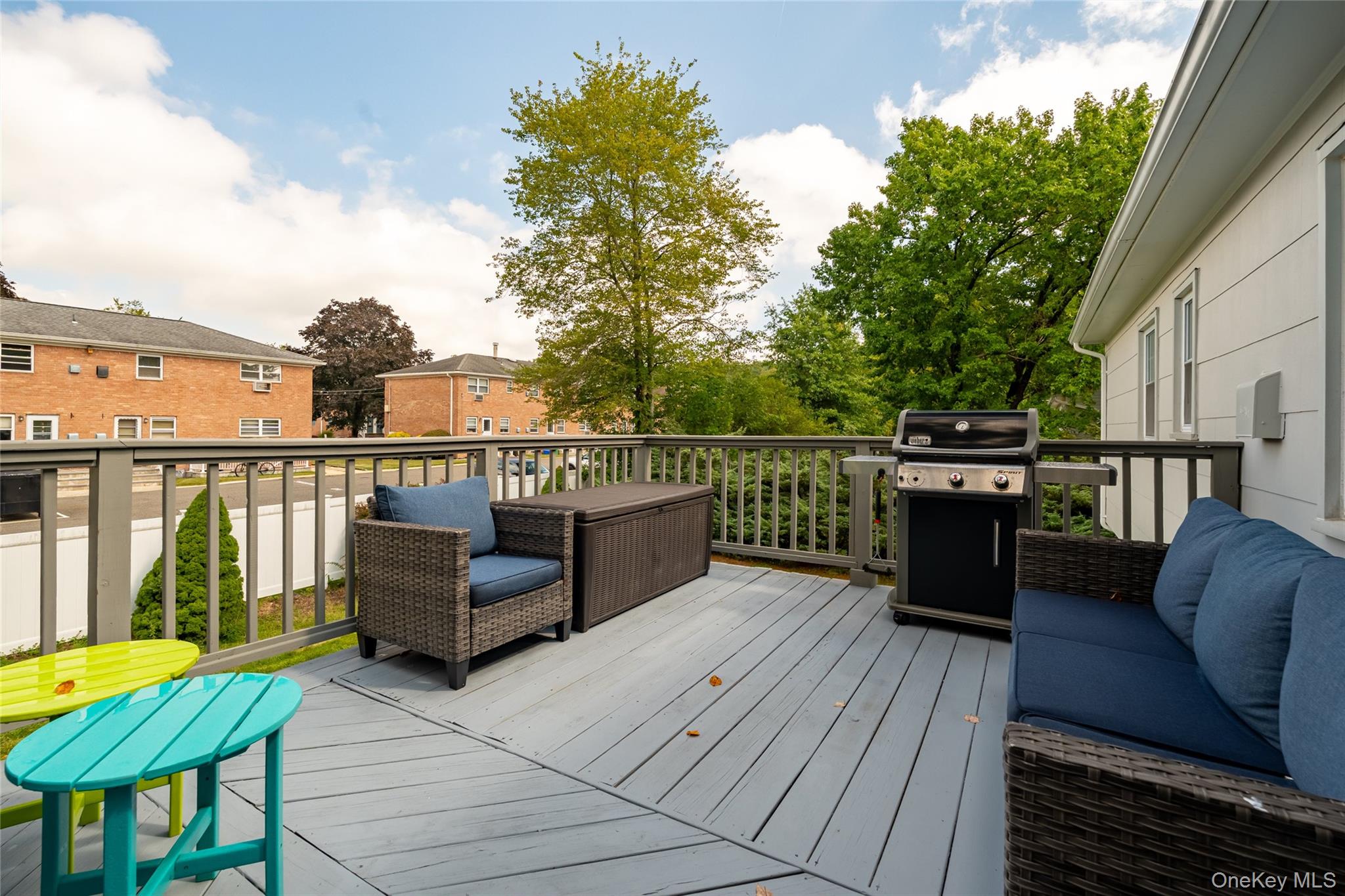 25 Meyer Oval, Pearl River, NY 10965