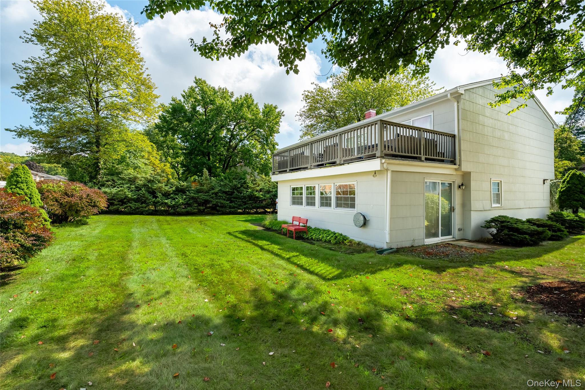 25 Meyer Oval, Pearl River, NY 10965