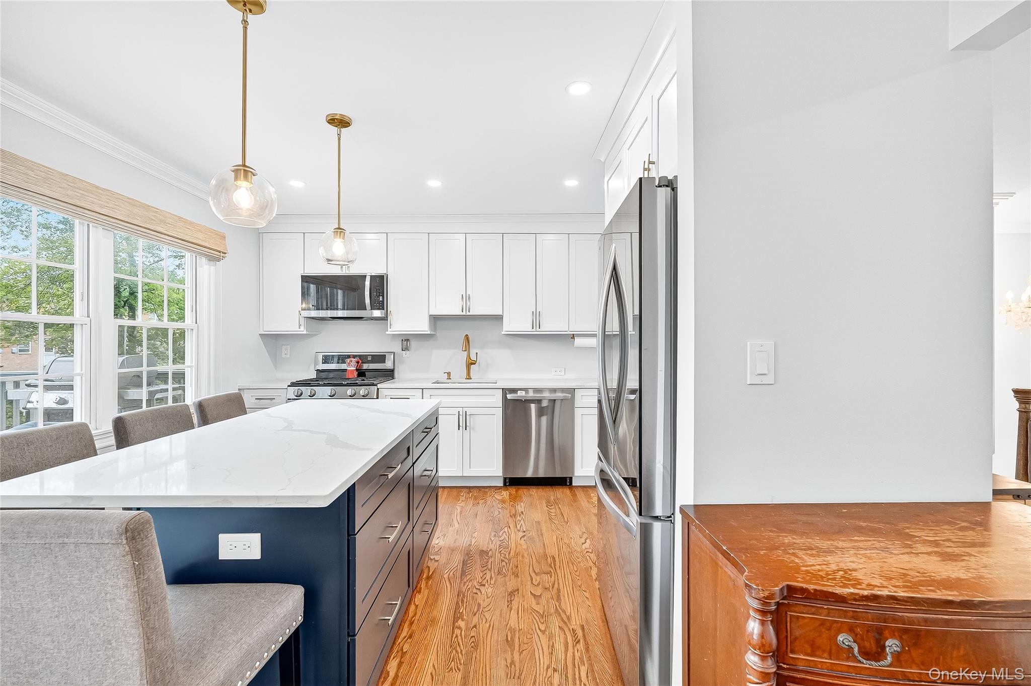 25 Meyer Oval, Pearl River, NY 10965