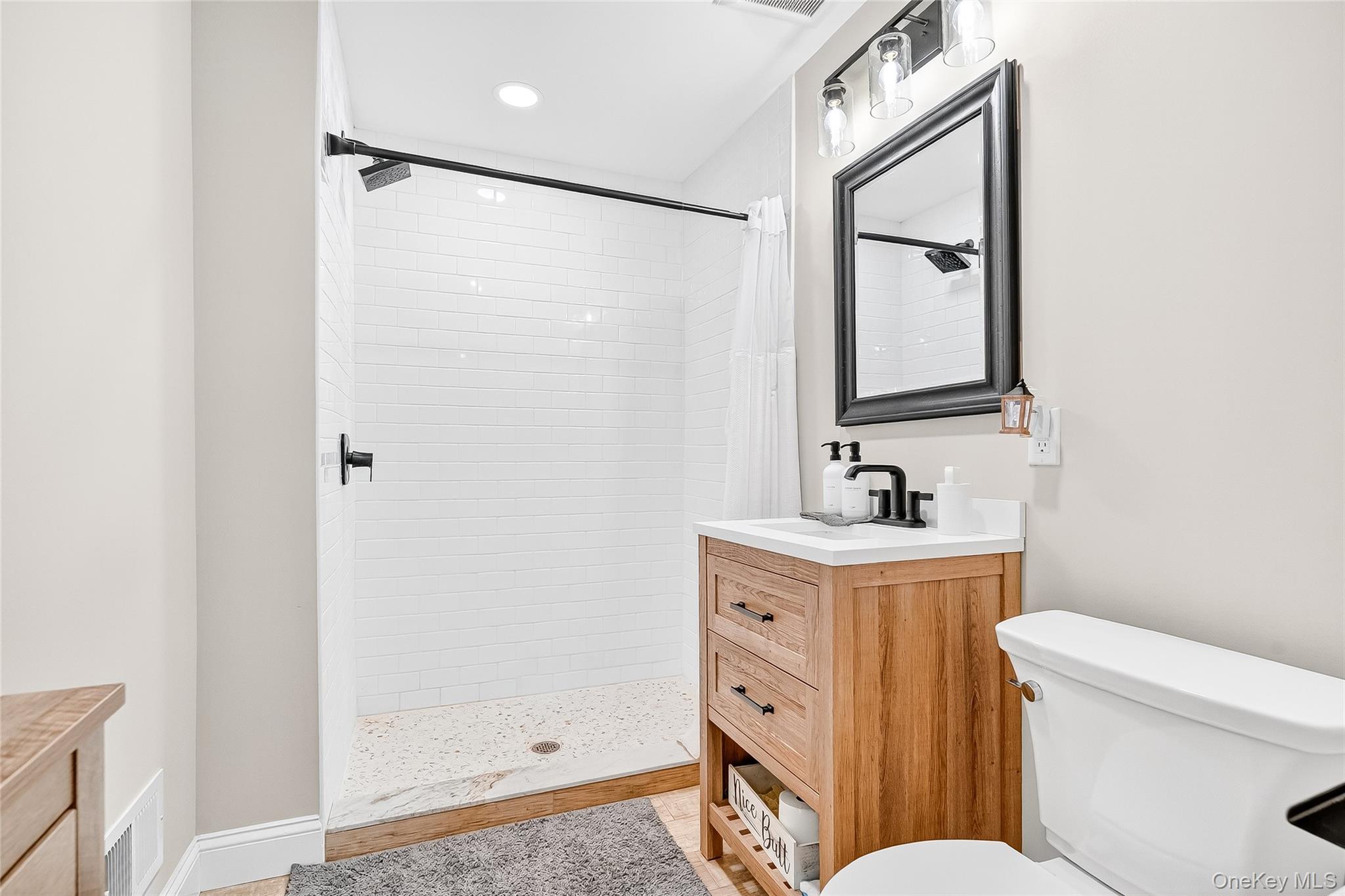 25 Meyer Oval, Pearl River, NY 10965